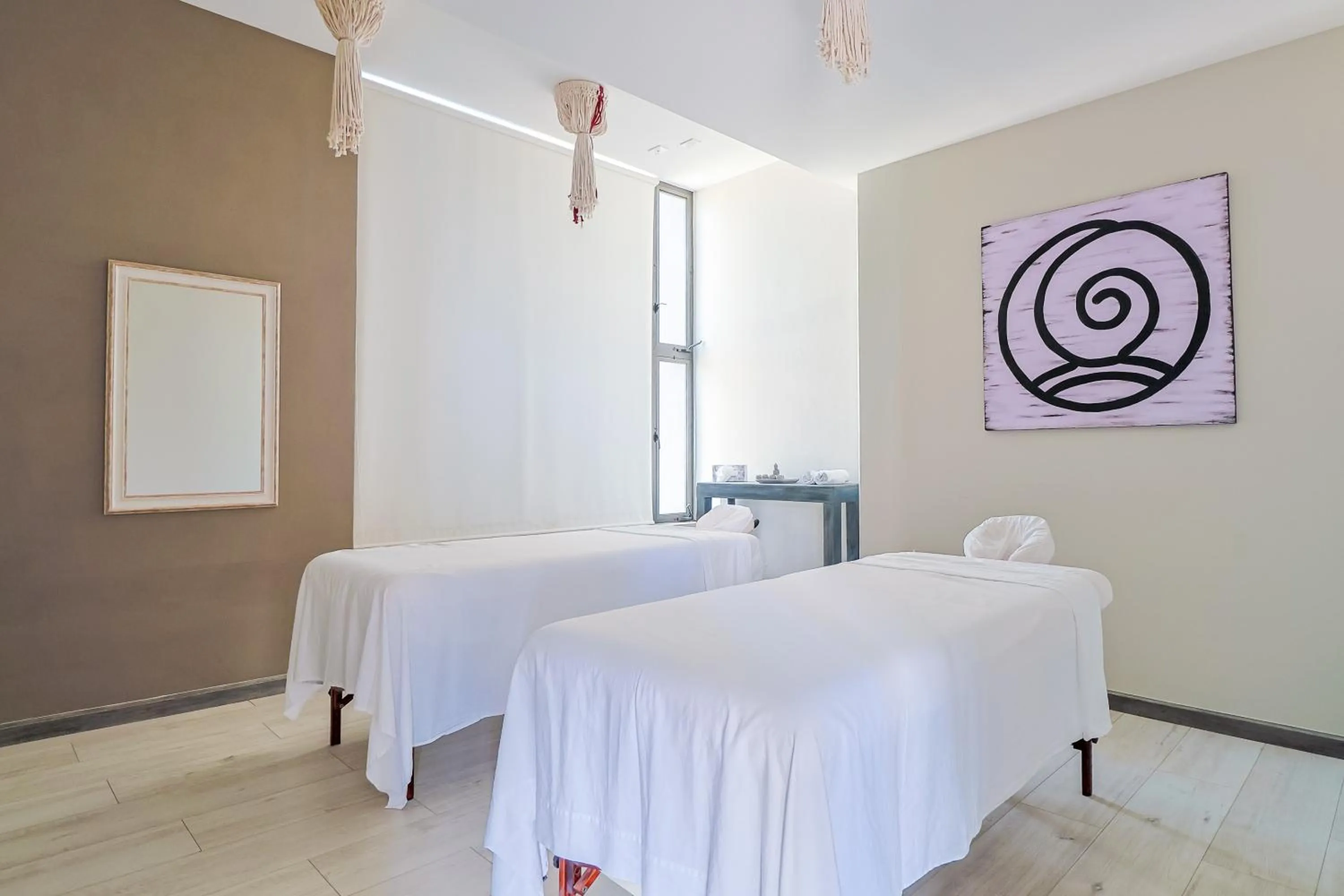 Massage, Bed in Arkana Puebla by Grupo Amber