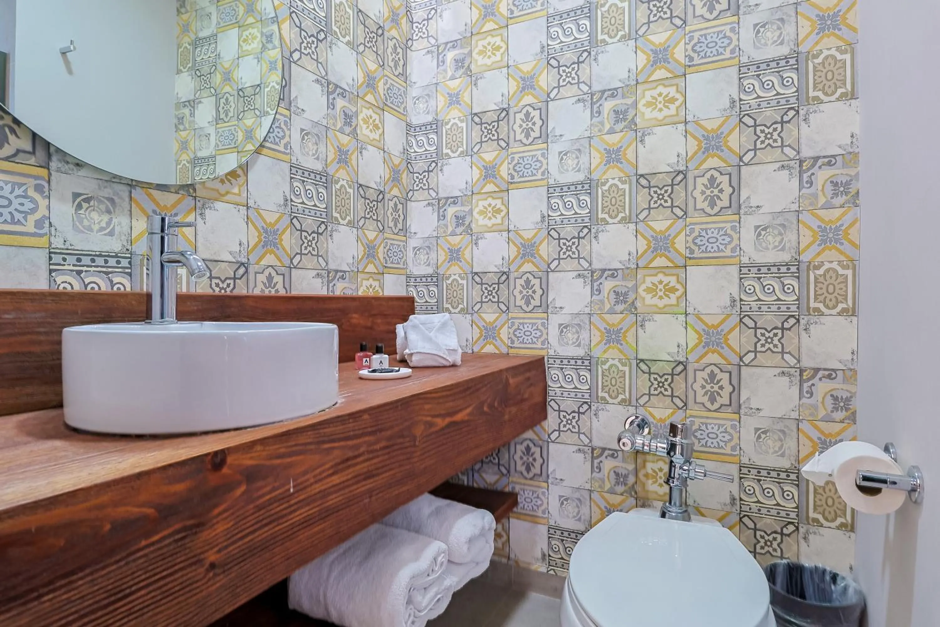 Bathroom in Arkana Puebla by Grupo Amber