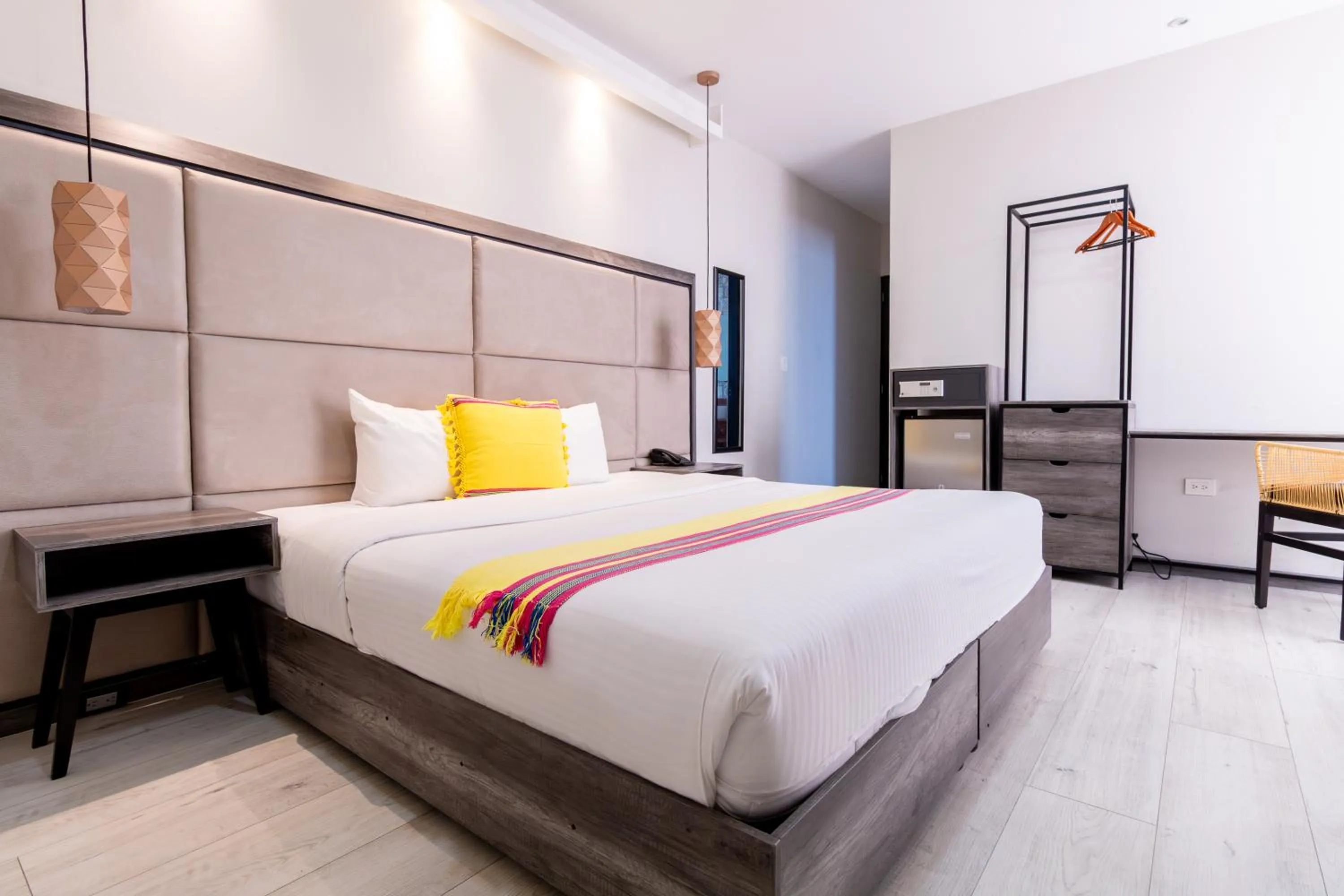 Bedroom, Bed in Arkana Puebla by Grupo Amber