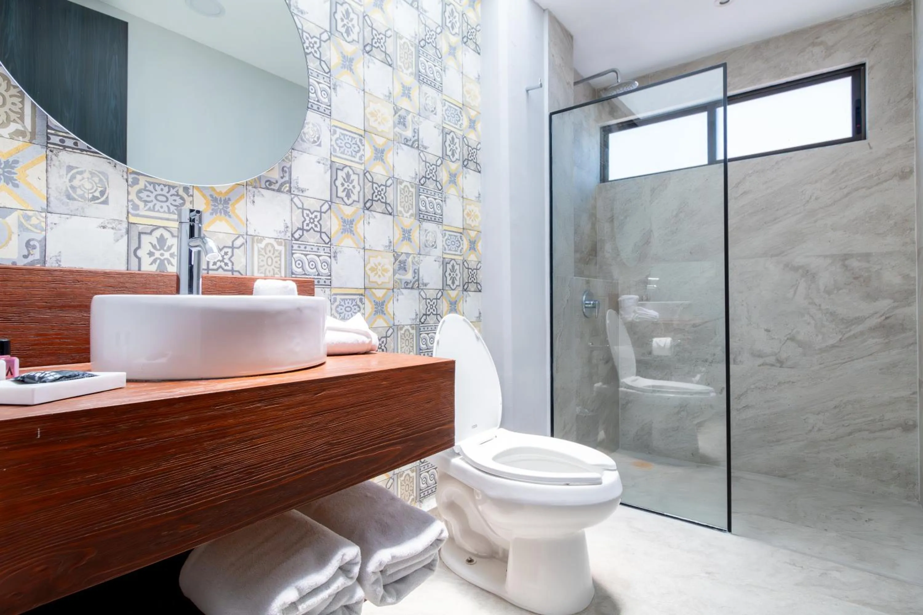 Shower in Arkana Puebla by Grupo Amber