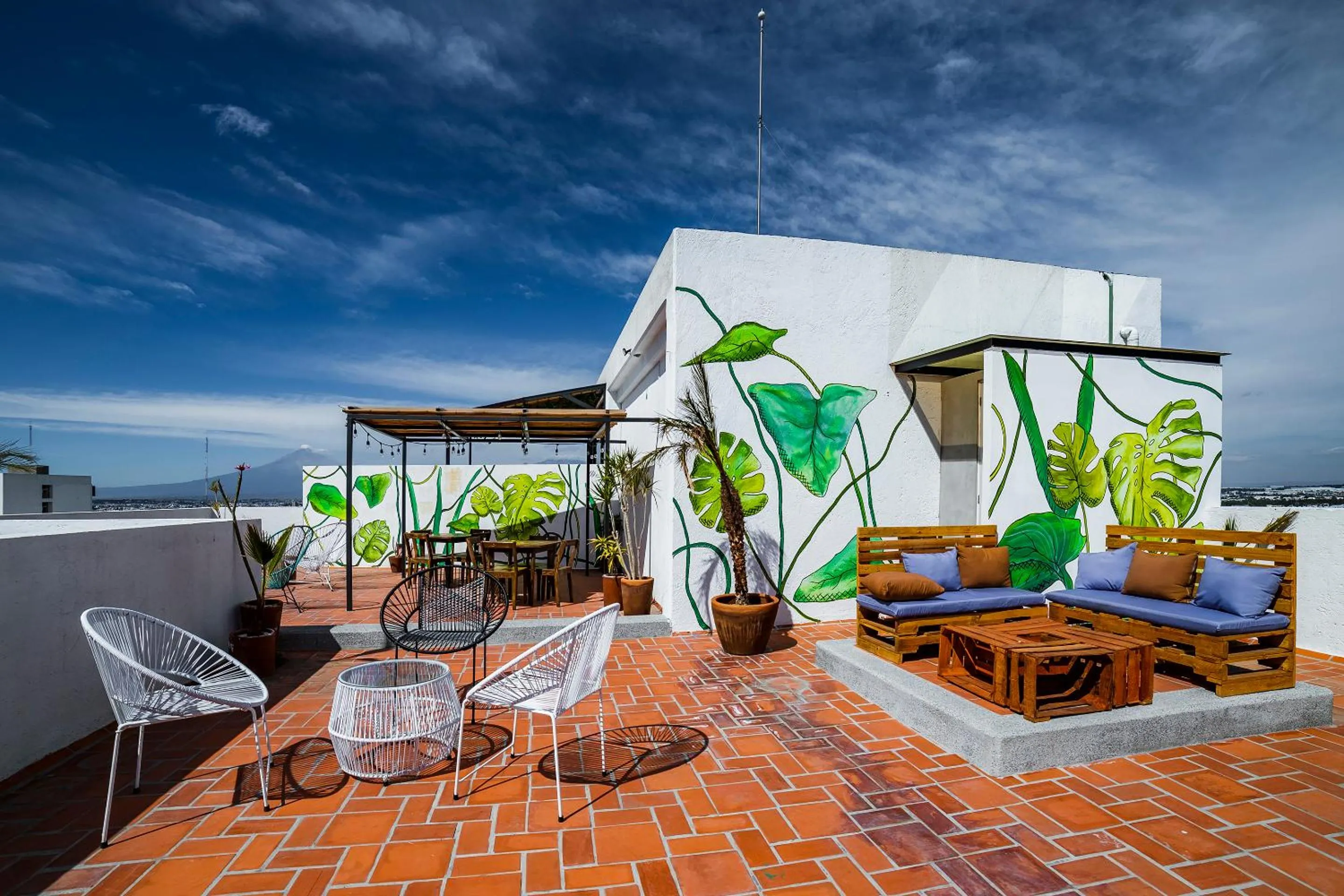 Balcony/Terrace in Arkana Puebla by Grupo Amber