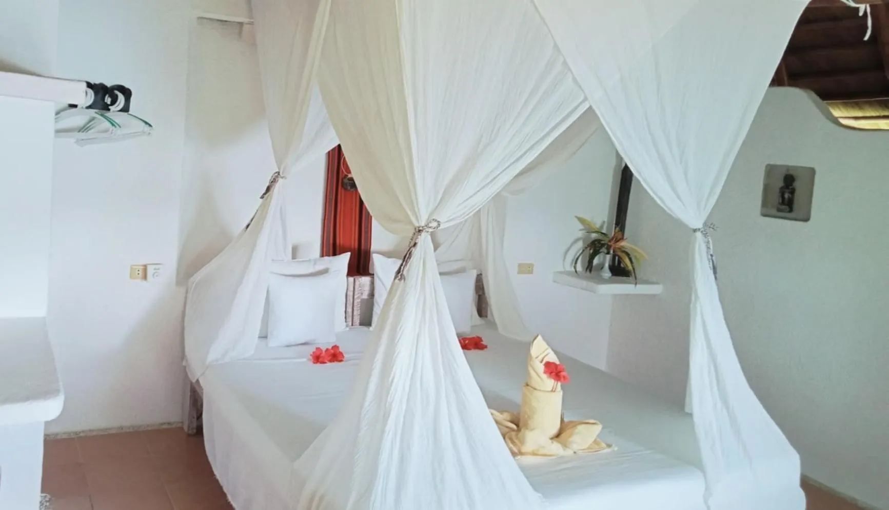 Bed in AL FARO Cosmio Hotel Palawan