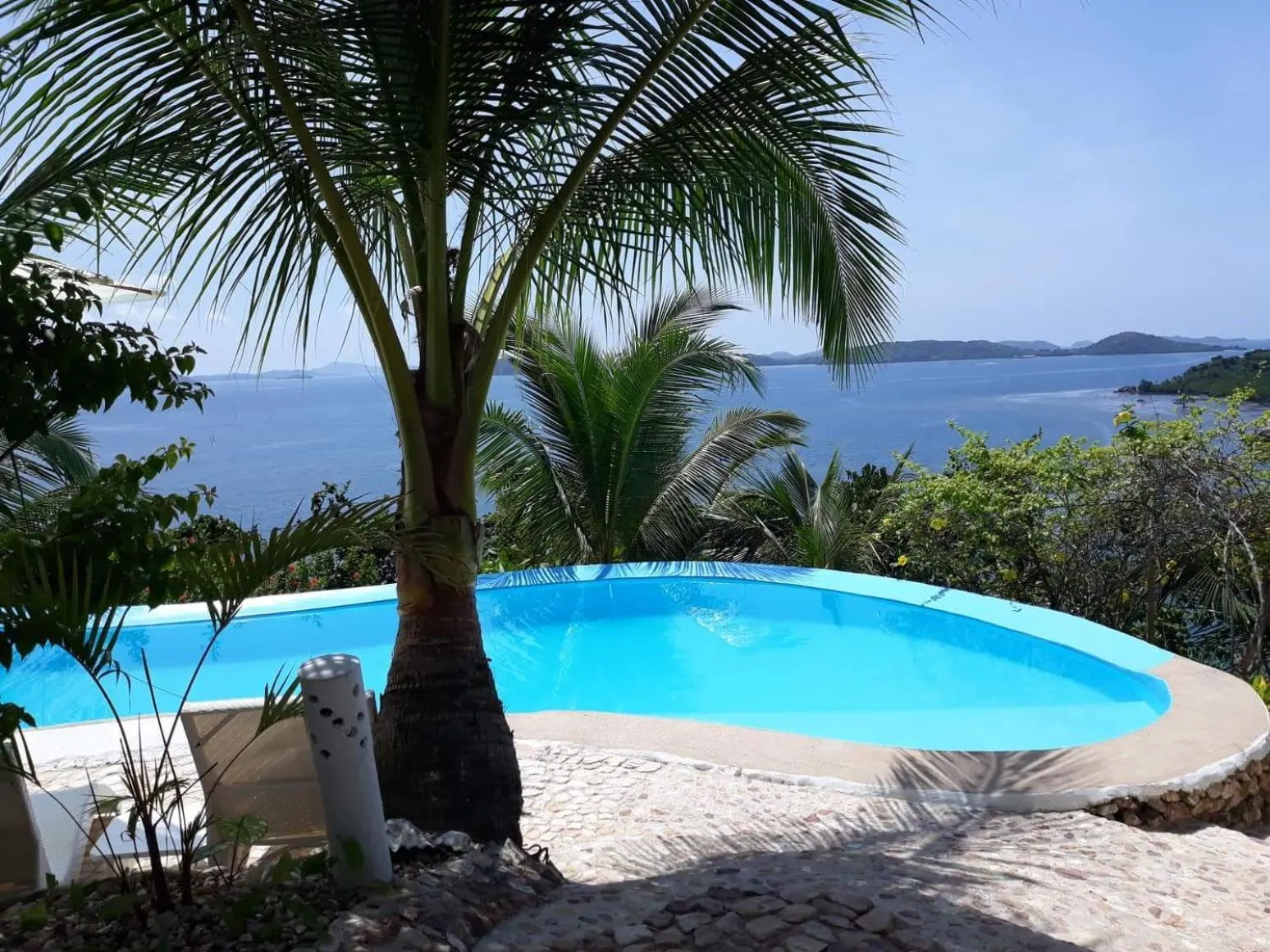 Swimming pool in AL FARO Cosmio Hotel Palawan