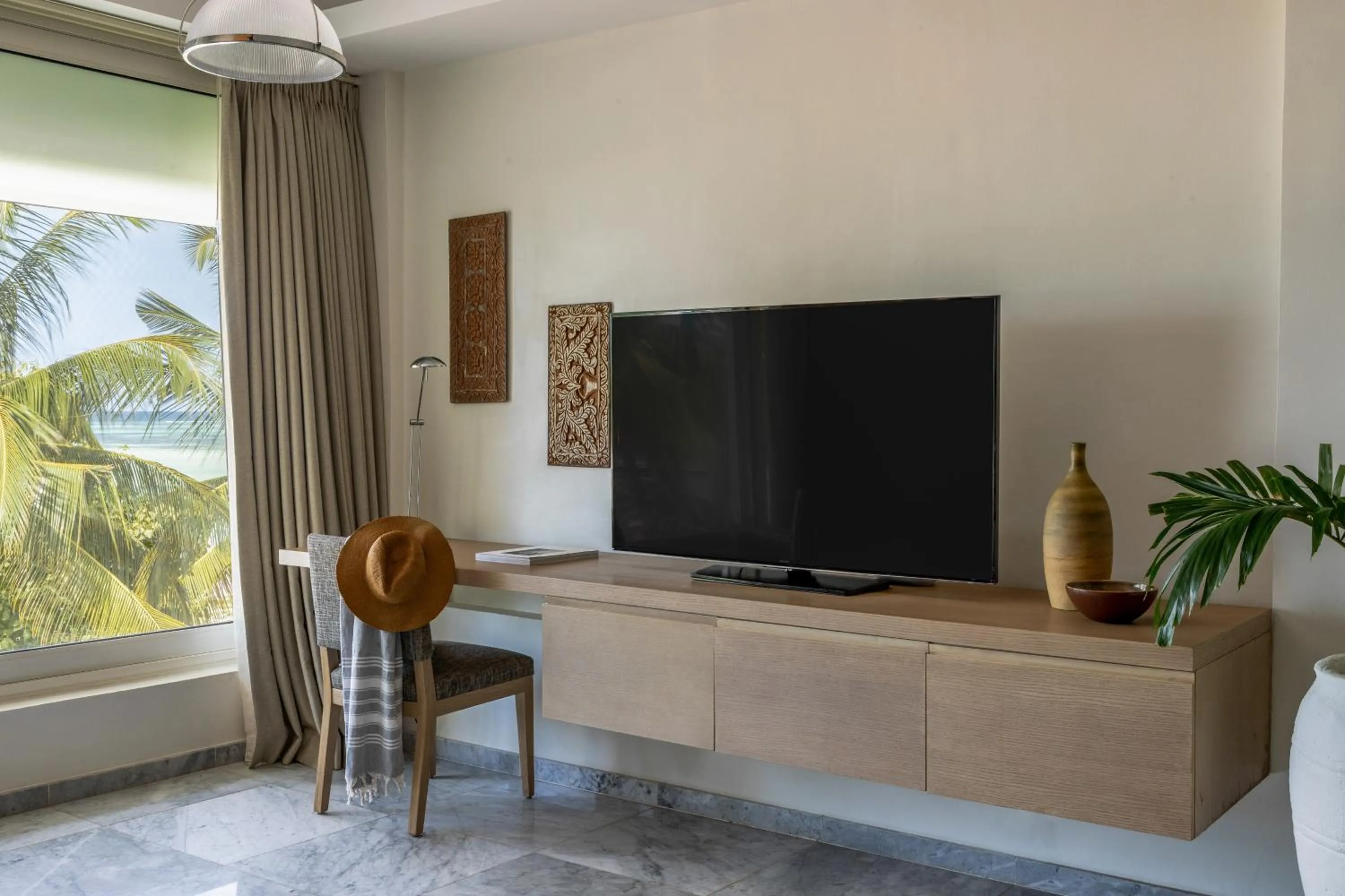 Communal lounge/ TV room in Melia Zanzibar