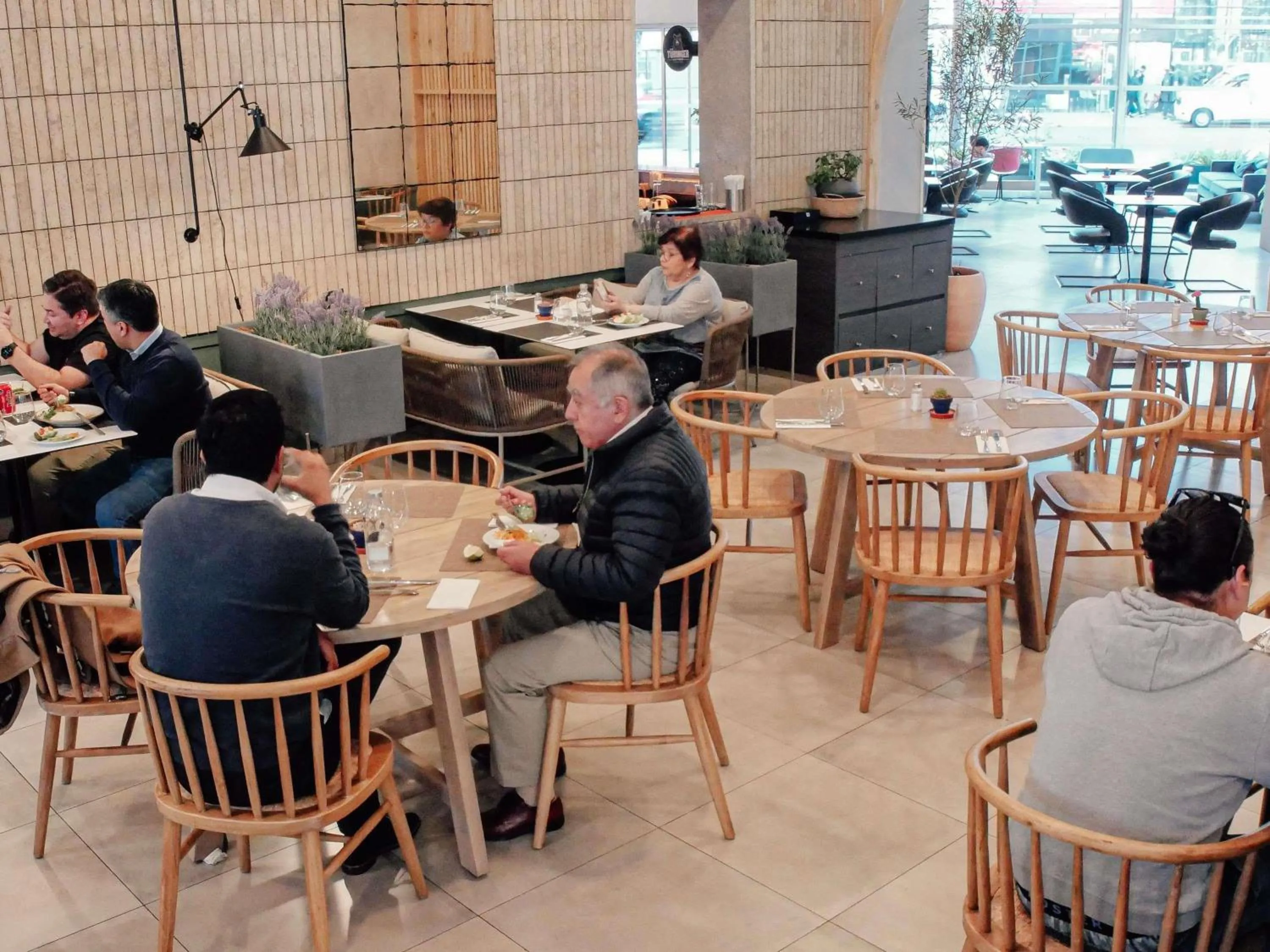 Restaurant/places to eat in ibis Santiago Providencia