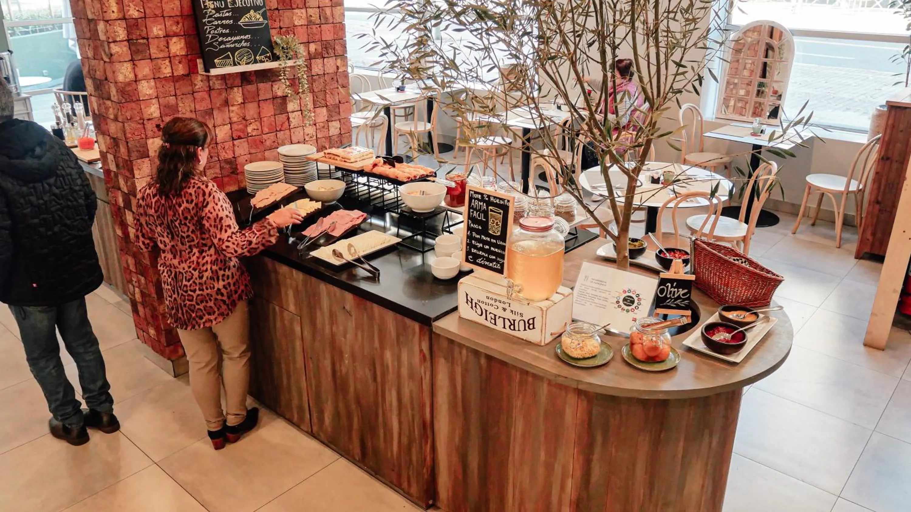 Breakfast in ibis Santiago Providencia