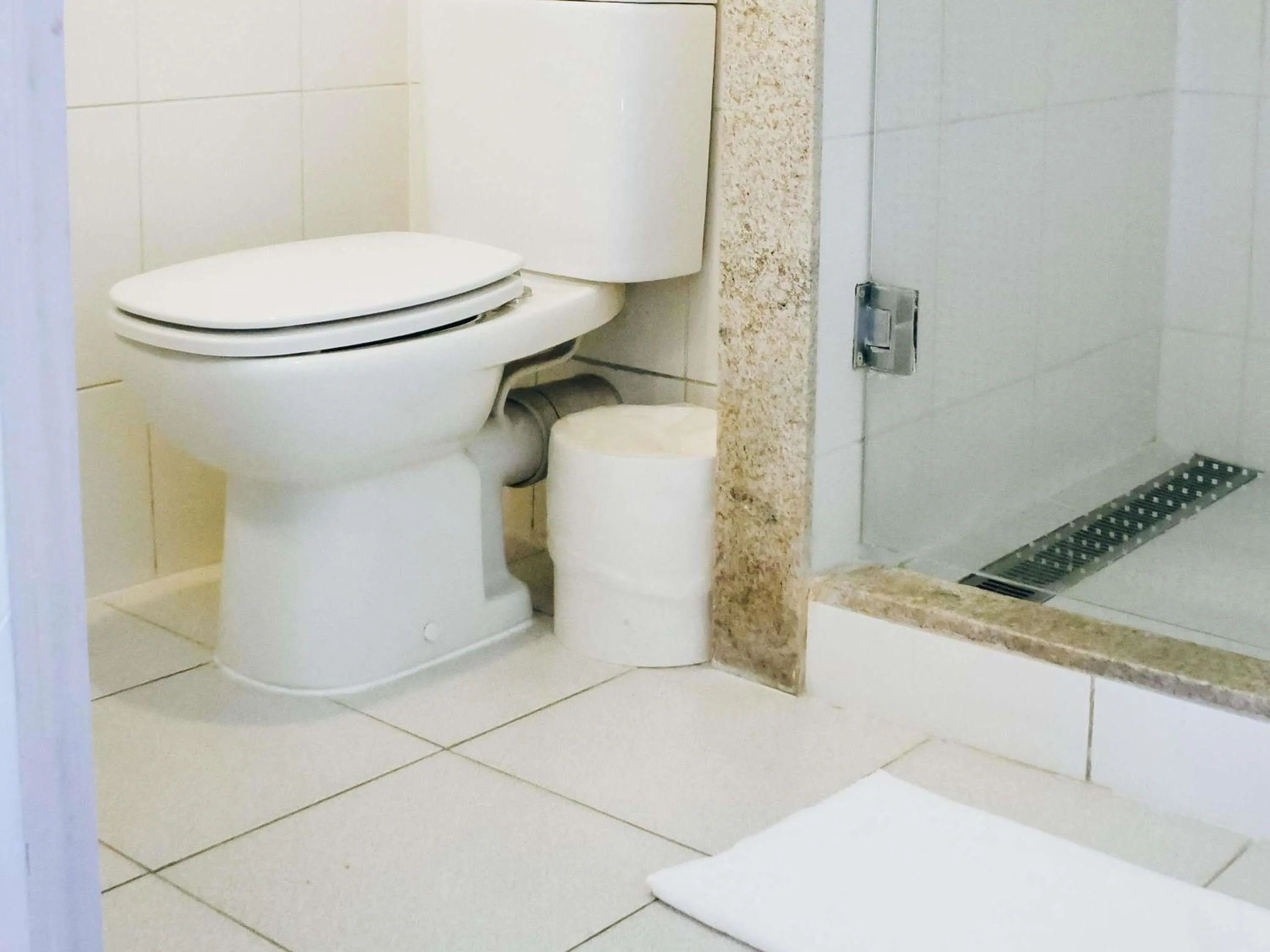 Bedroom in ibis Santiago Providencia