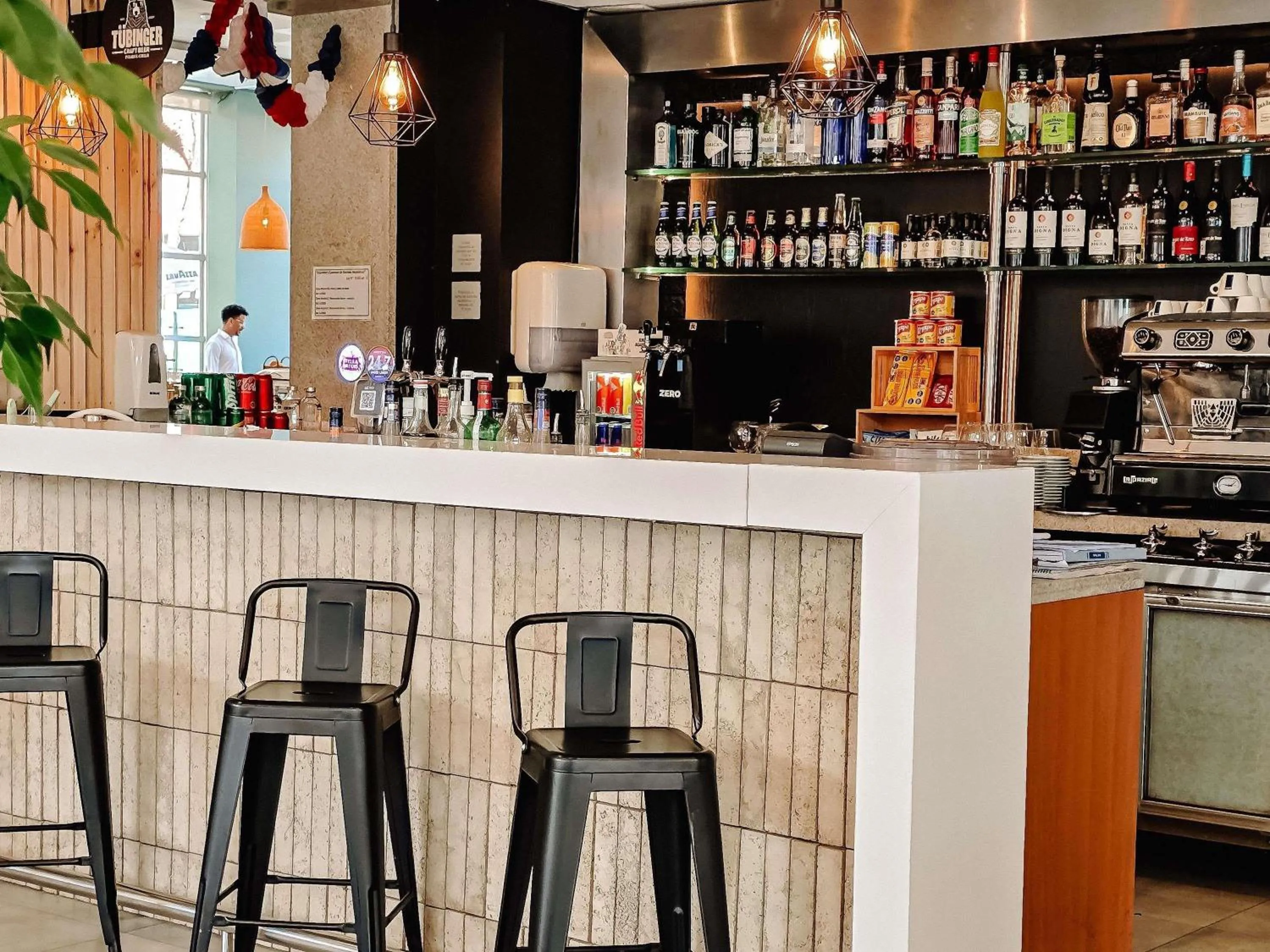 Lounge or bar in ibis Santiago Providencia