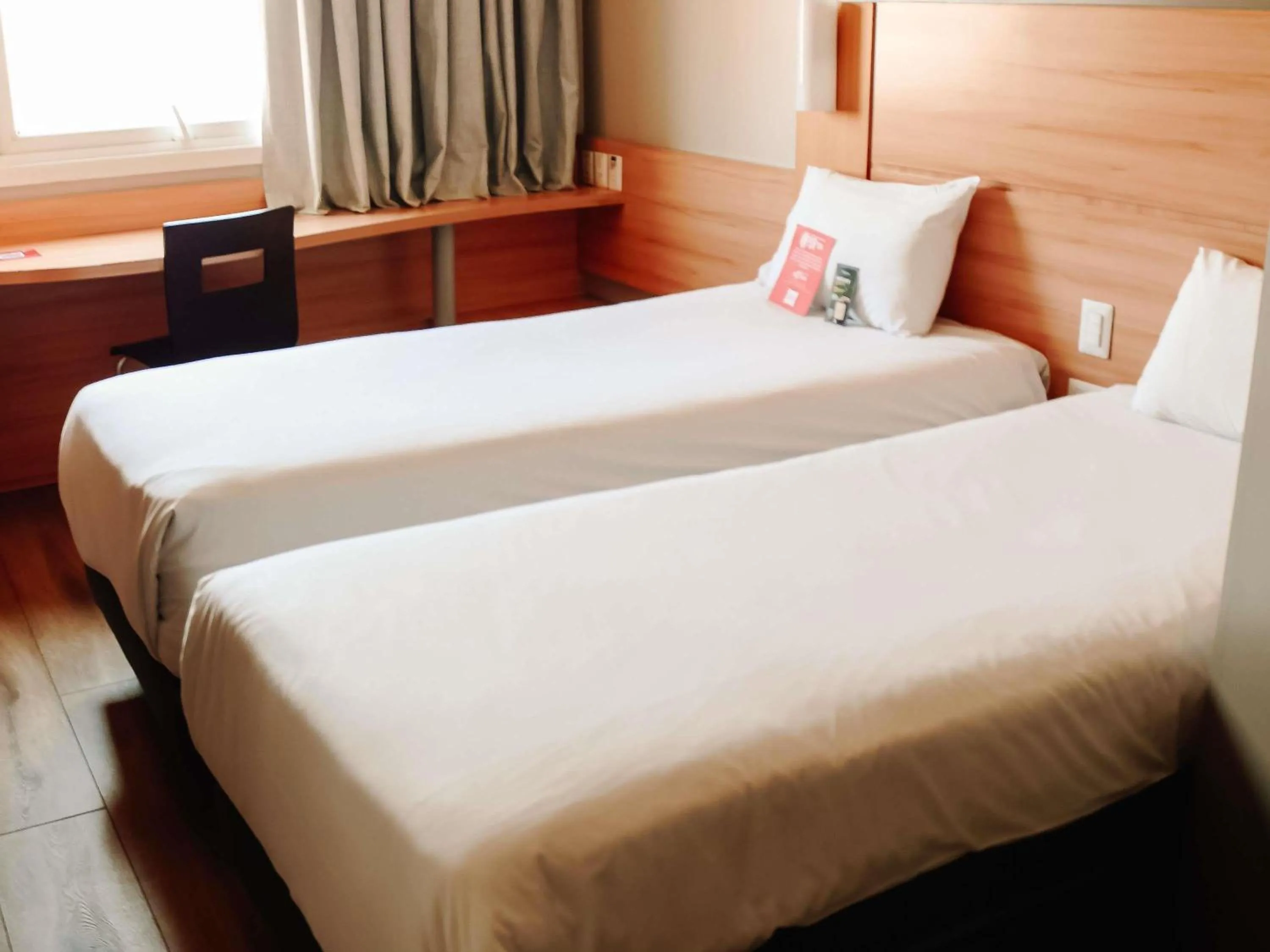 Bedroom, Bed in ibis Santiago Providencia