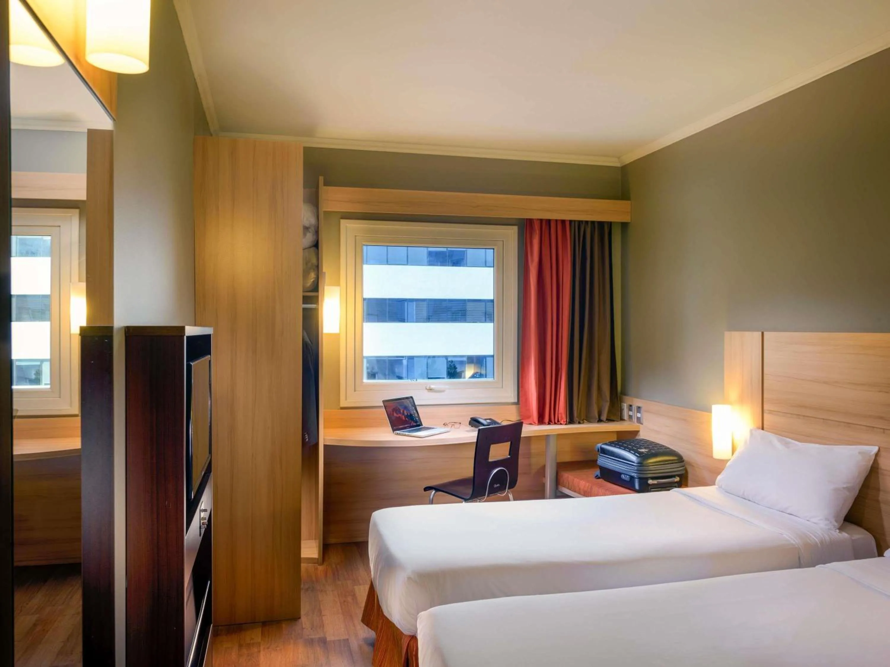 Bedroom, Bed in ibis Santiago Providencia