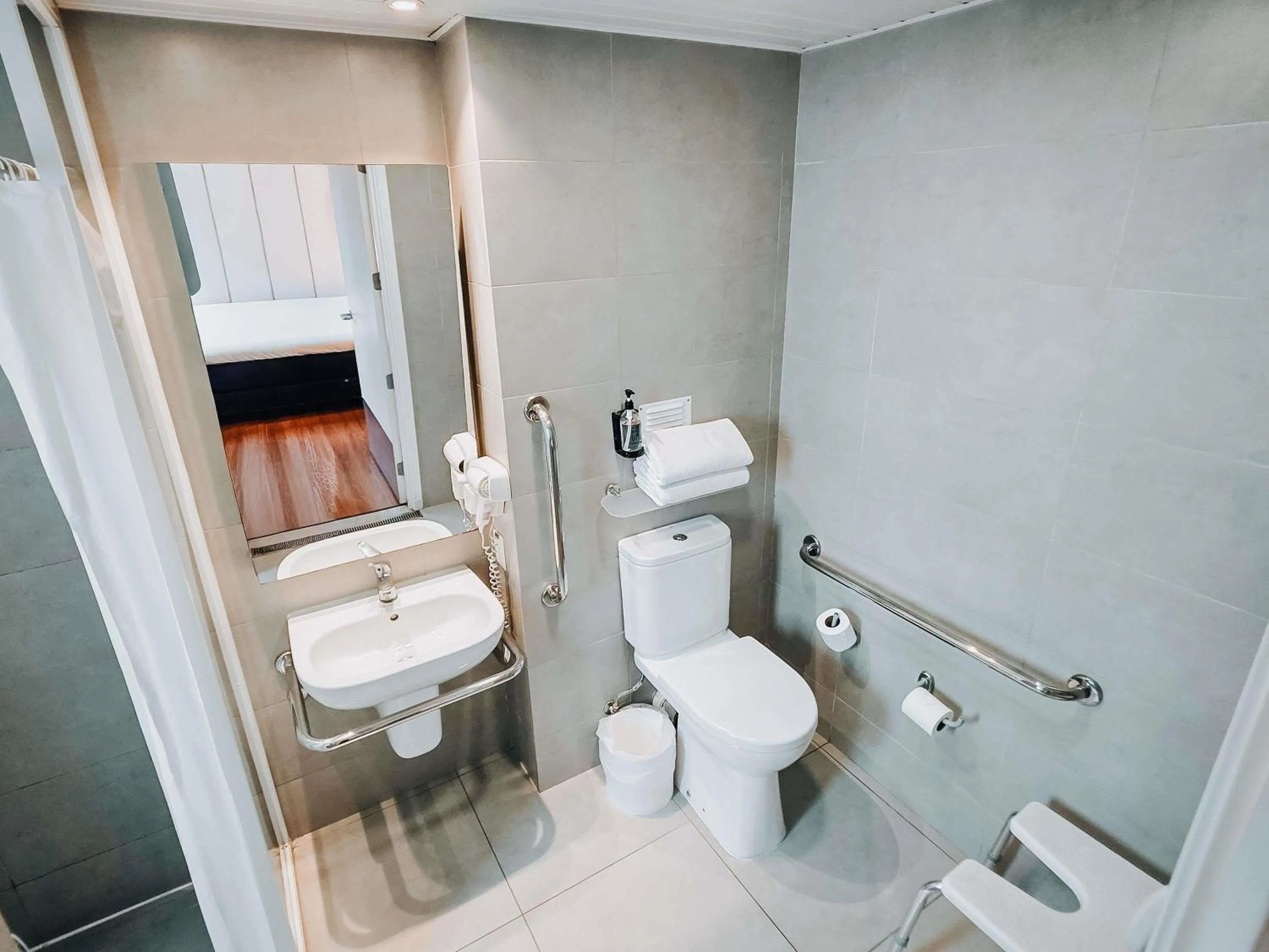 Bedroom in ibis Santiago Providencia