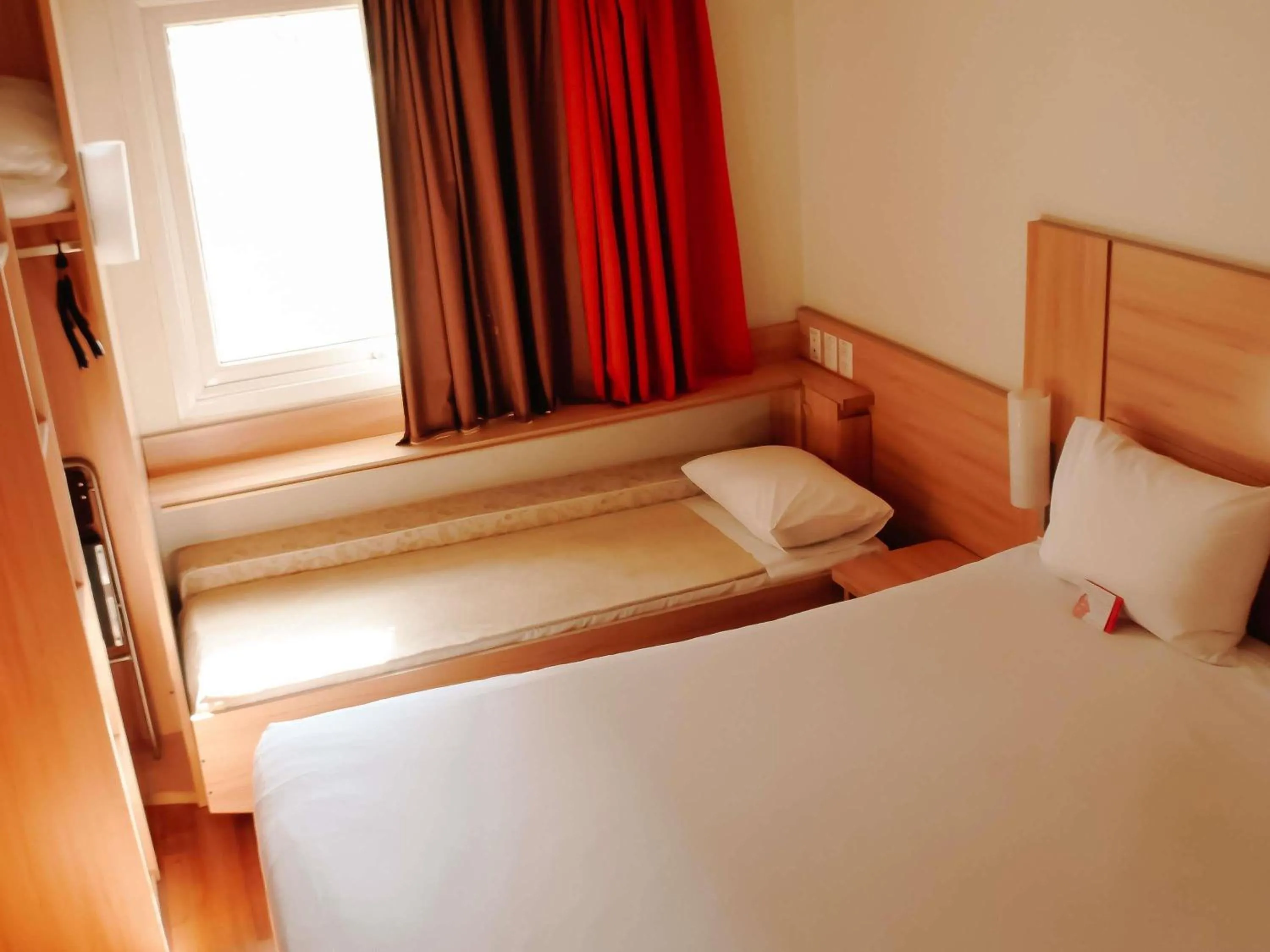 Bedroom, Bed in ibis Santiago Providencia