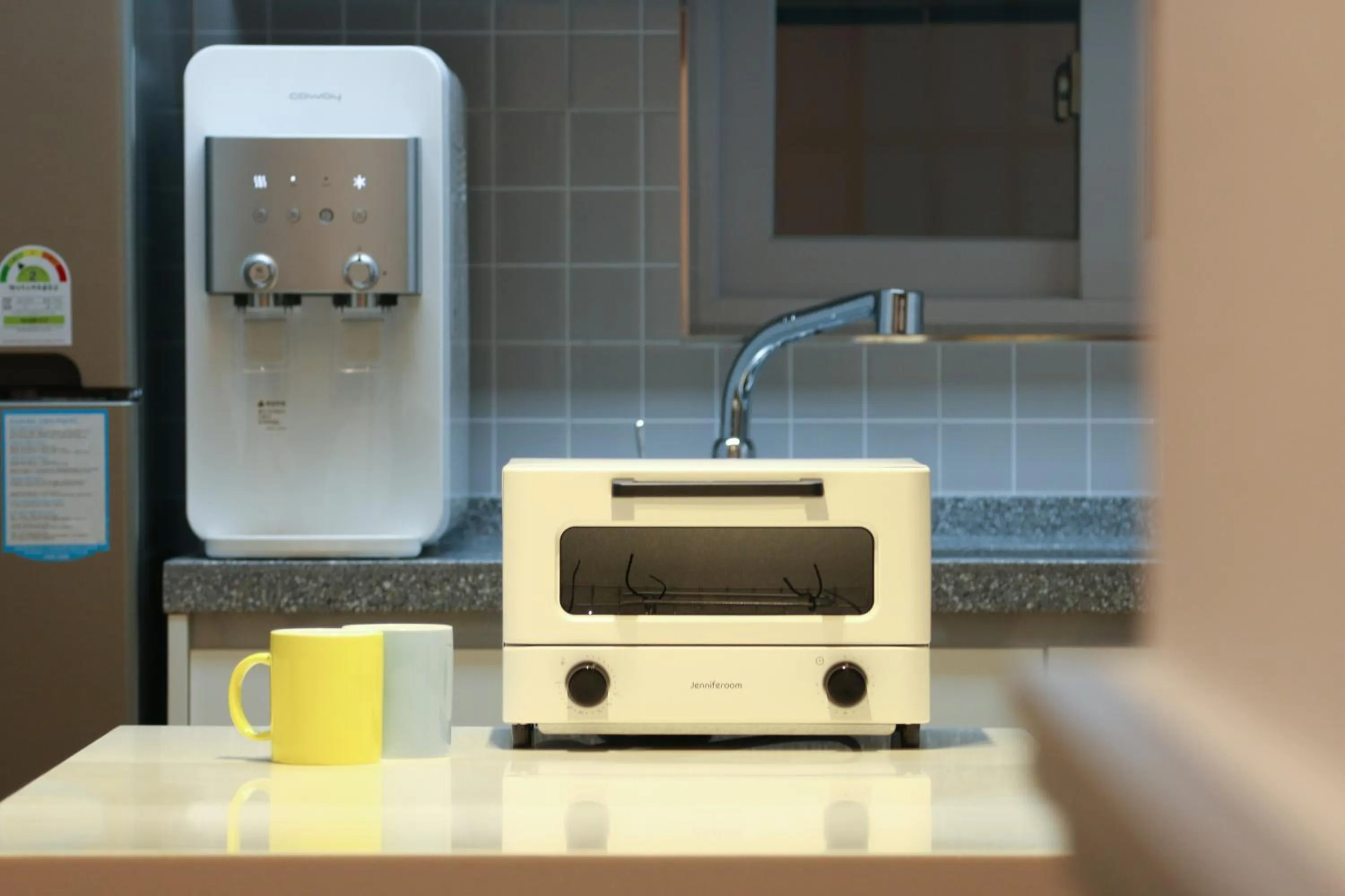 Communal kitchen in Heima Guesthouse Hongdae