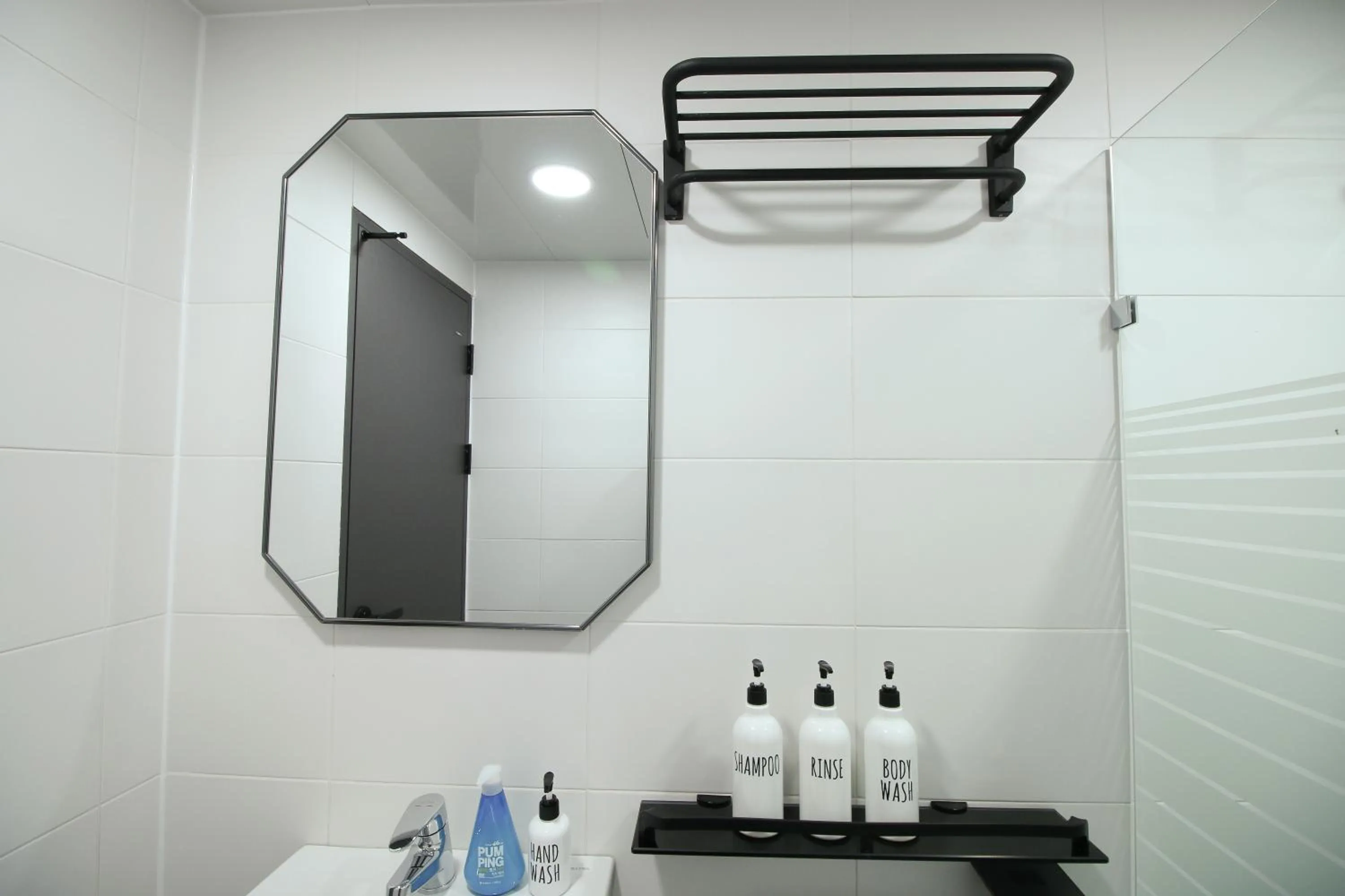 Heima Guesthouse Hongdae