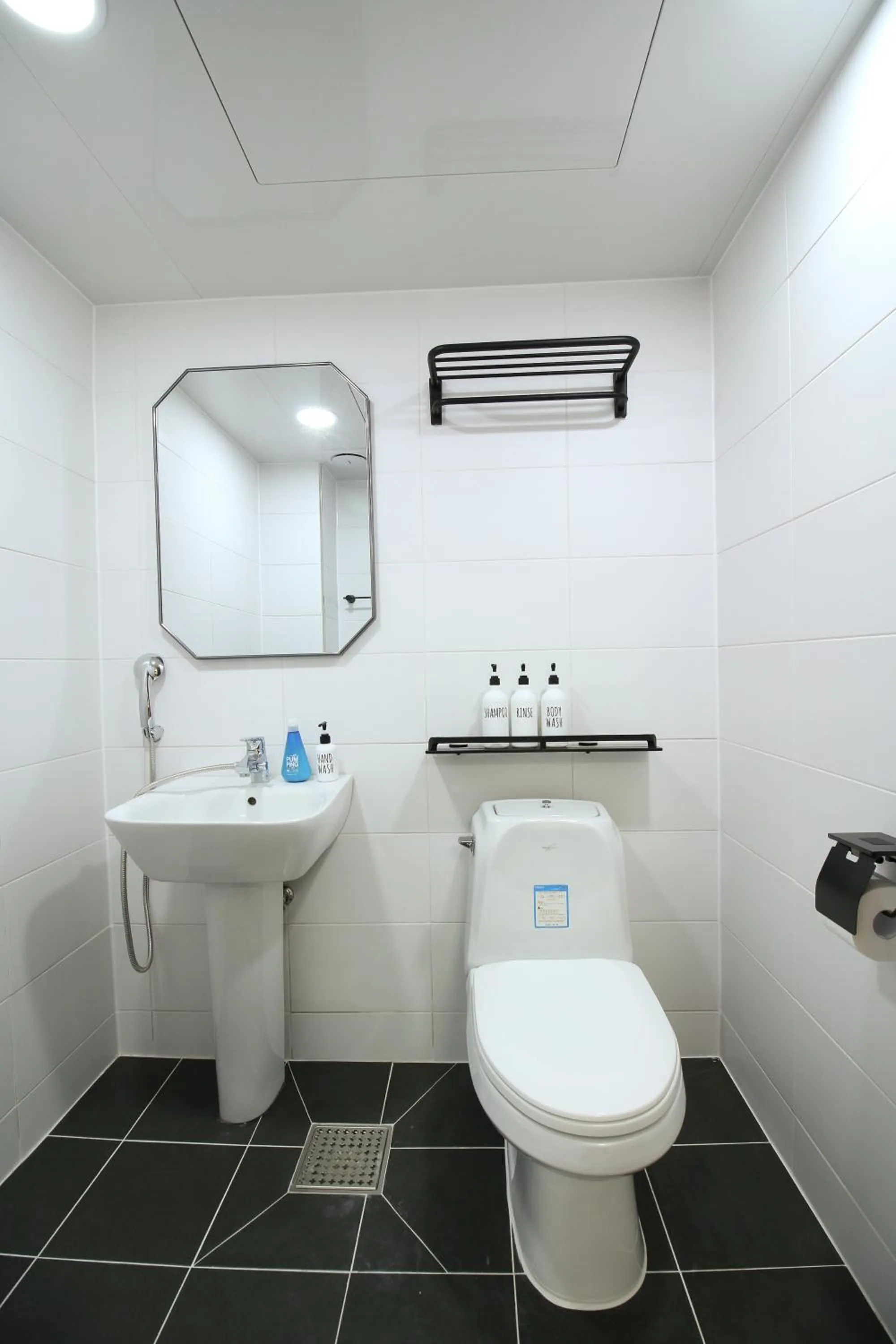 Toilet in Heima Guesthouse Hongdae