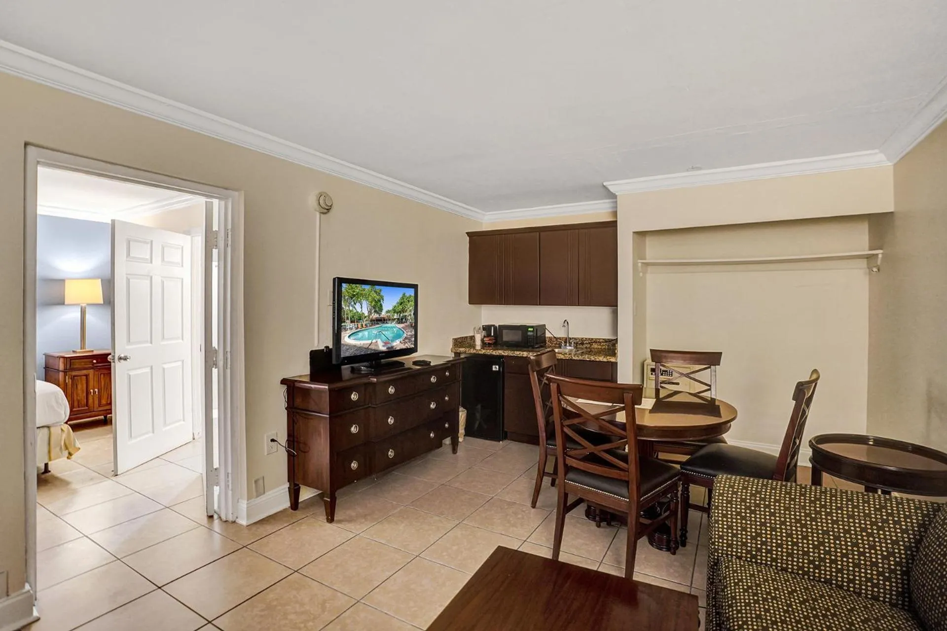 Living room in Fort Lauderdale Grand Hotel