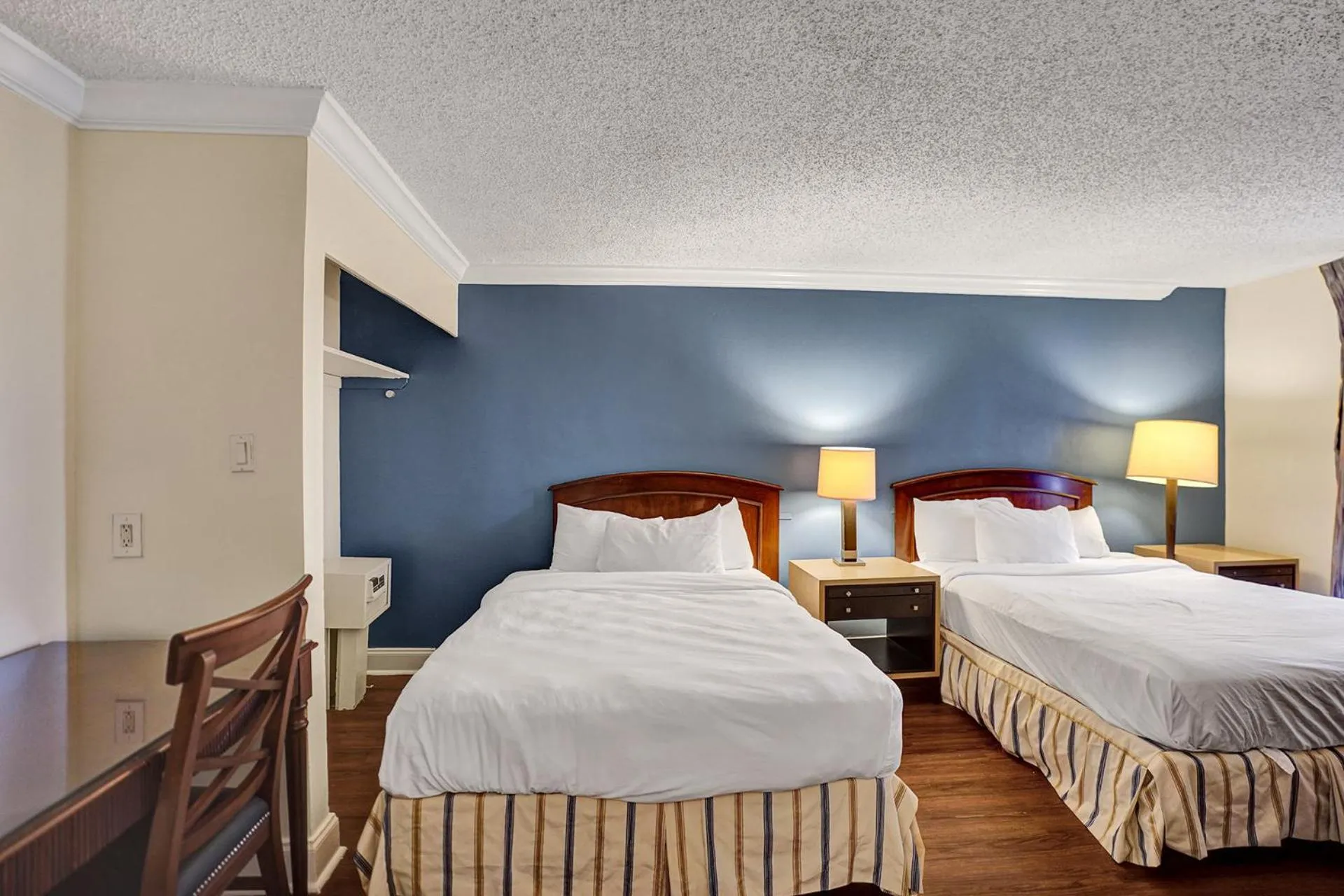 Bedroom, Bed in Fort Lauderdale Grand Hotel