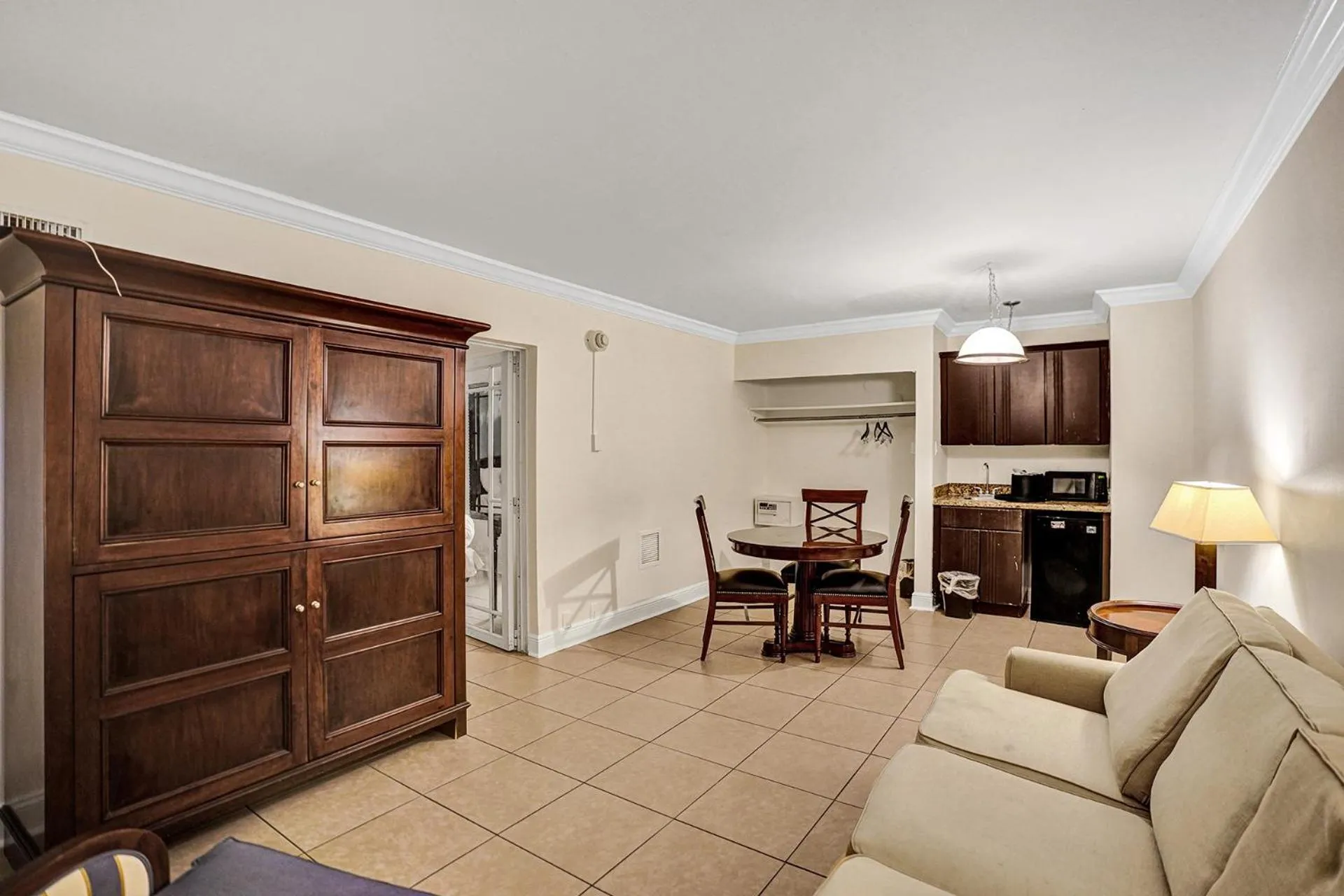 Living room in Fort Lauderdale Grand Hotel