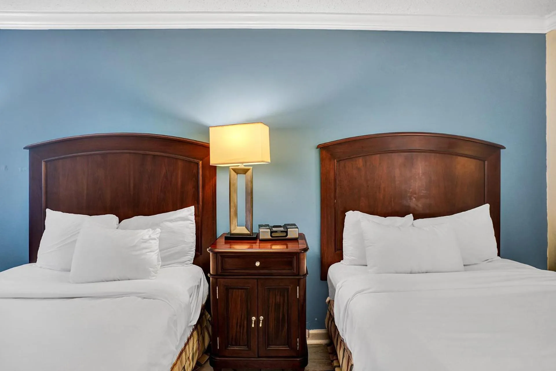 Bedroom, Bed in Fort Lauderdale Grand Hotel