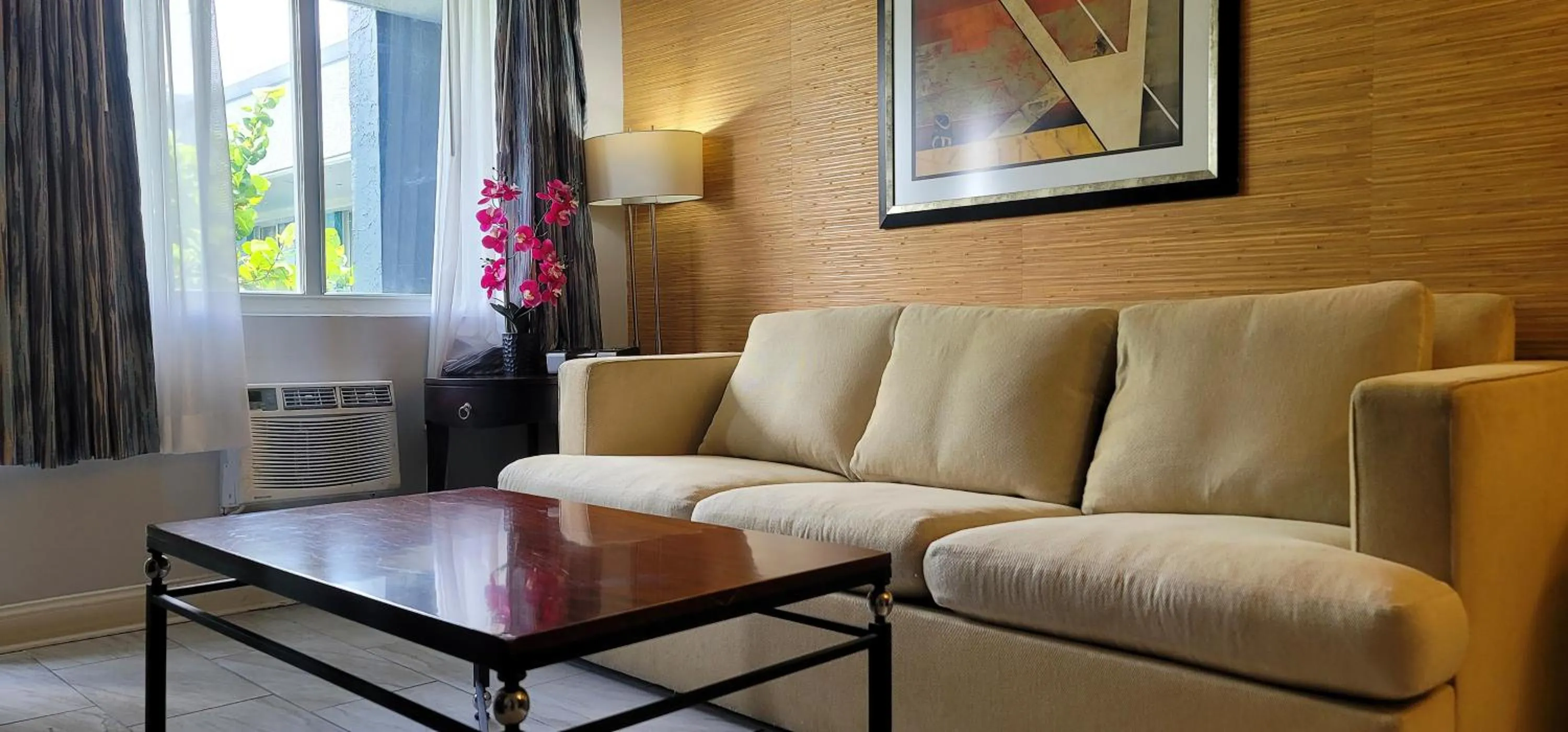 Living room in Fort Lauderdale Grand Hotel