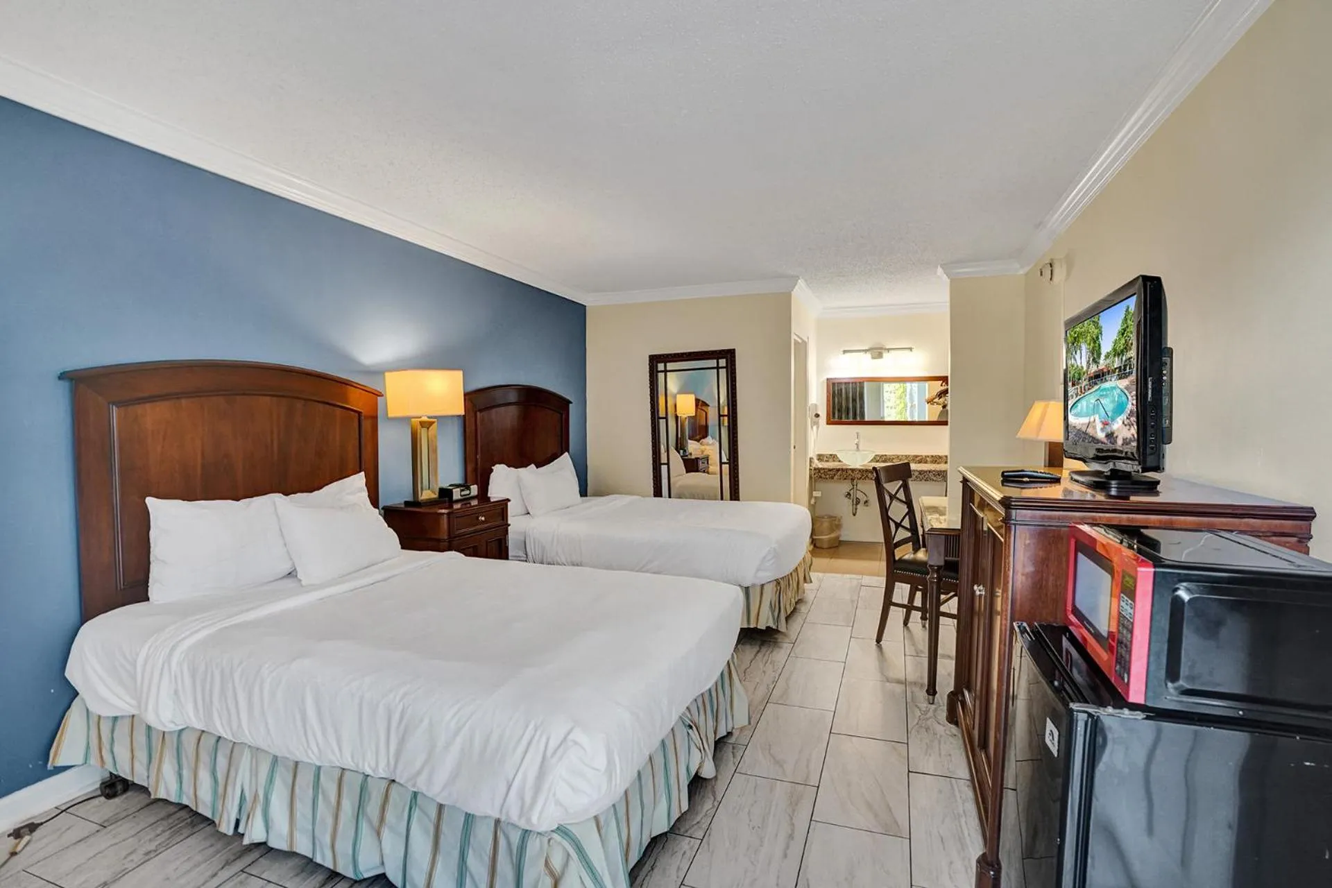 Photo of the whole room, Bed in Fort Lauderdale Grand Hotel