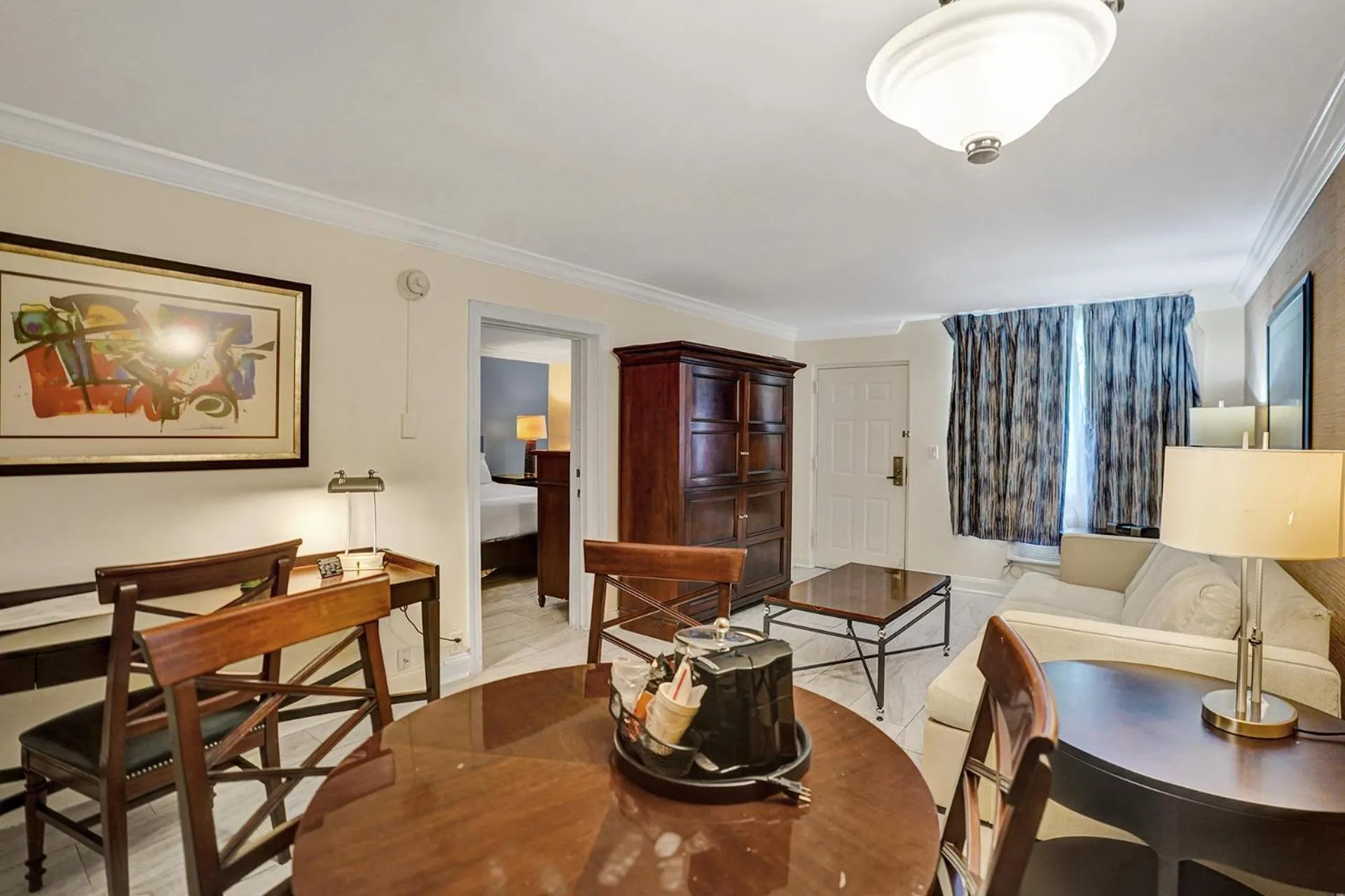 Living room in Fort Lauderdale Grand Hotel