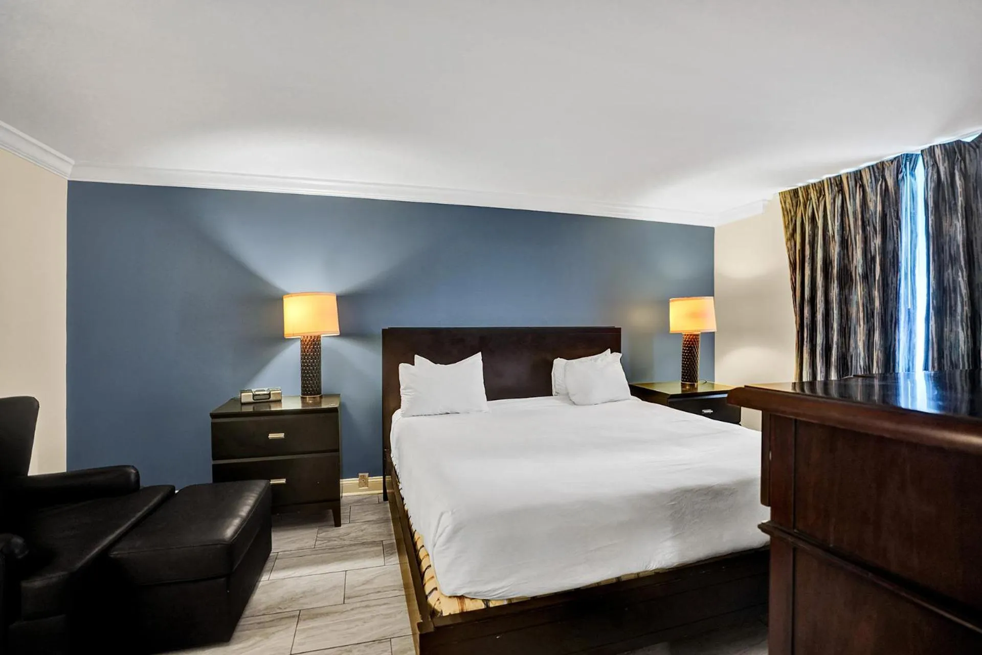 Bedroom, Bed in Fort Lauderdale Grand Hotel