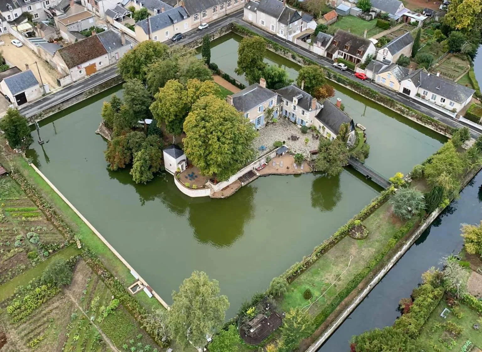 Les Douves