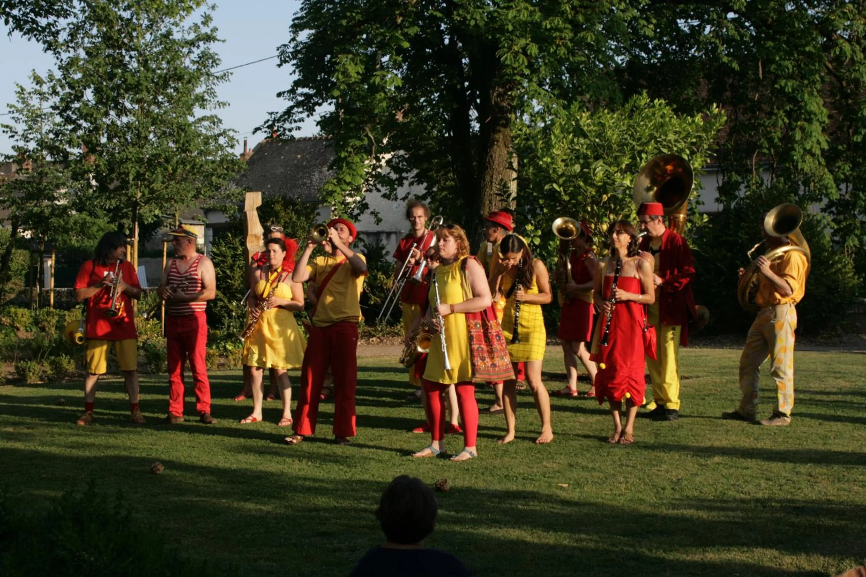 Entertainment in Les Douves
