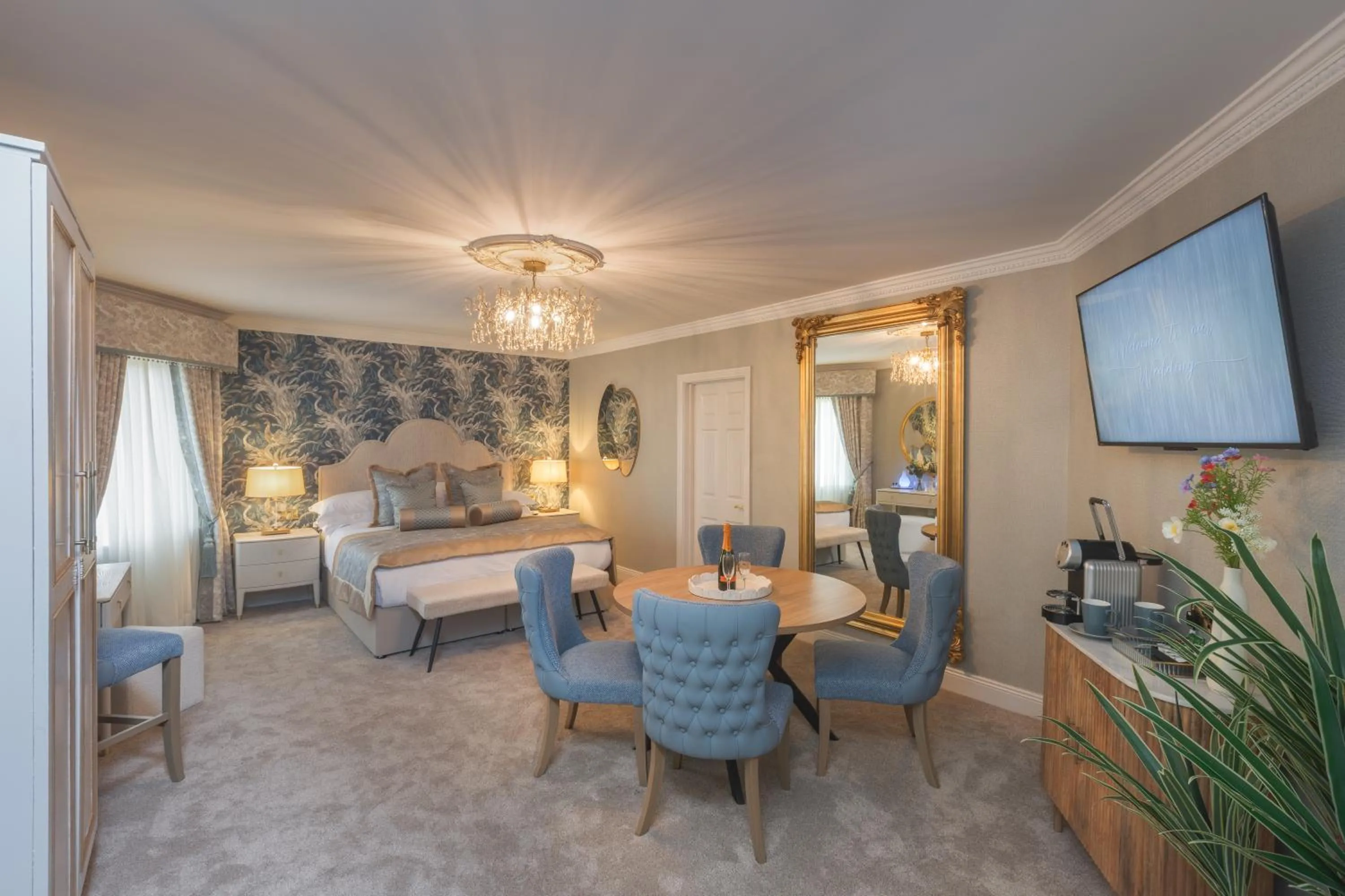 Bed in Castle Arch Hotel