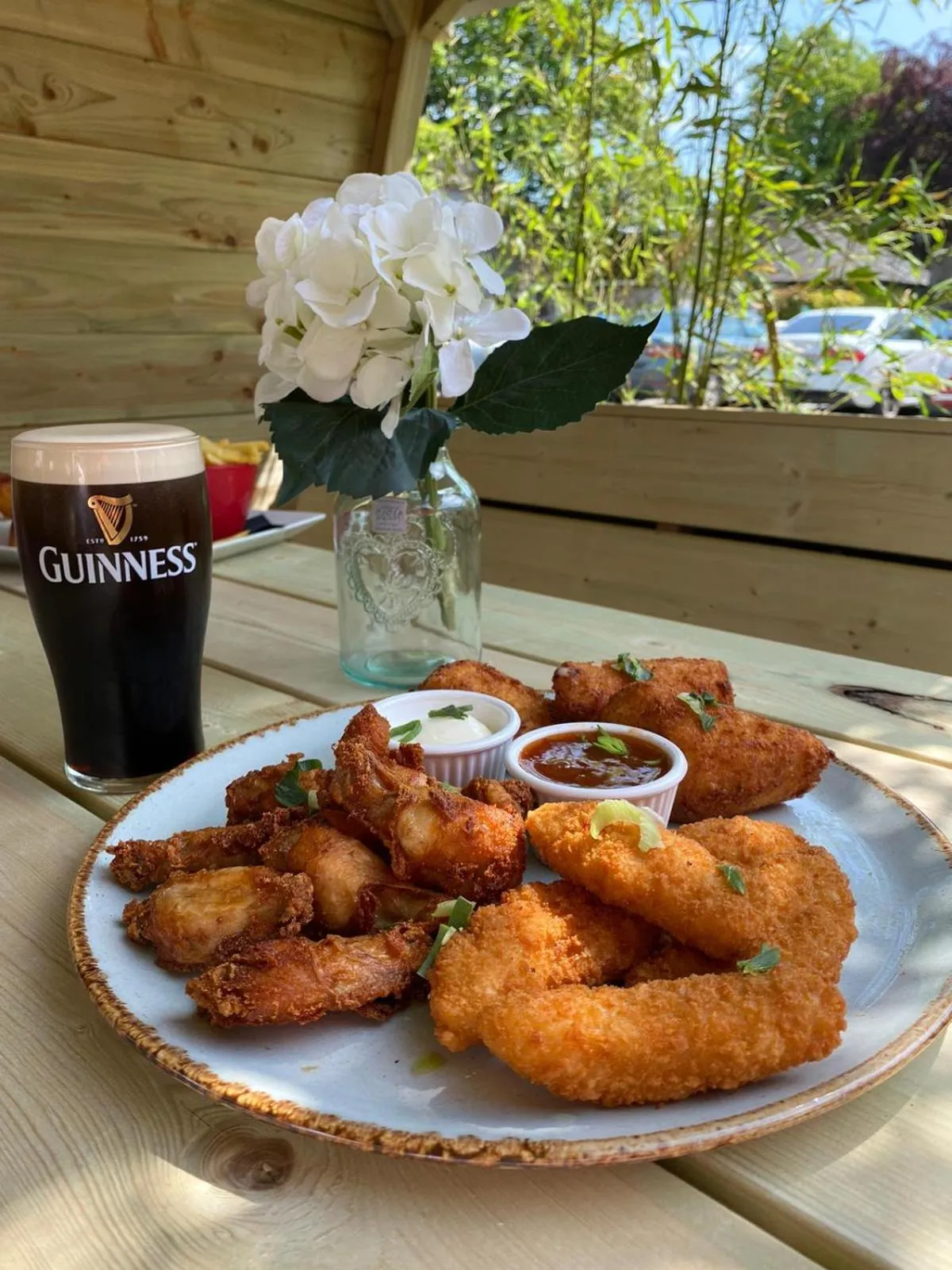 Food and drinks in Castle Arch Hotel