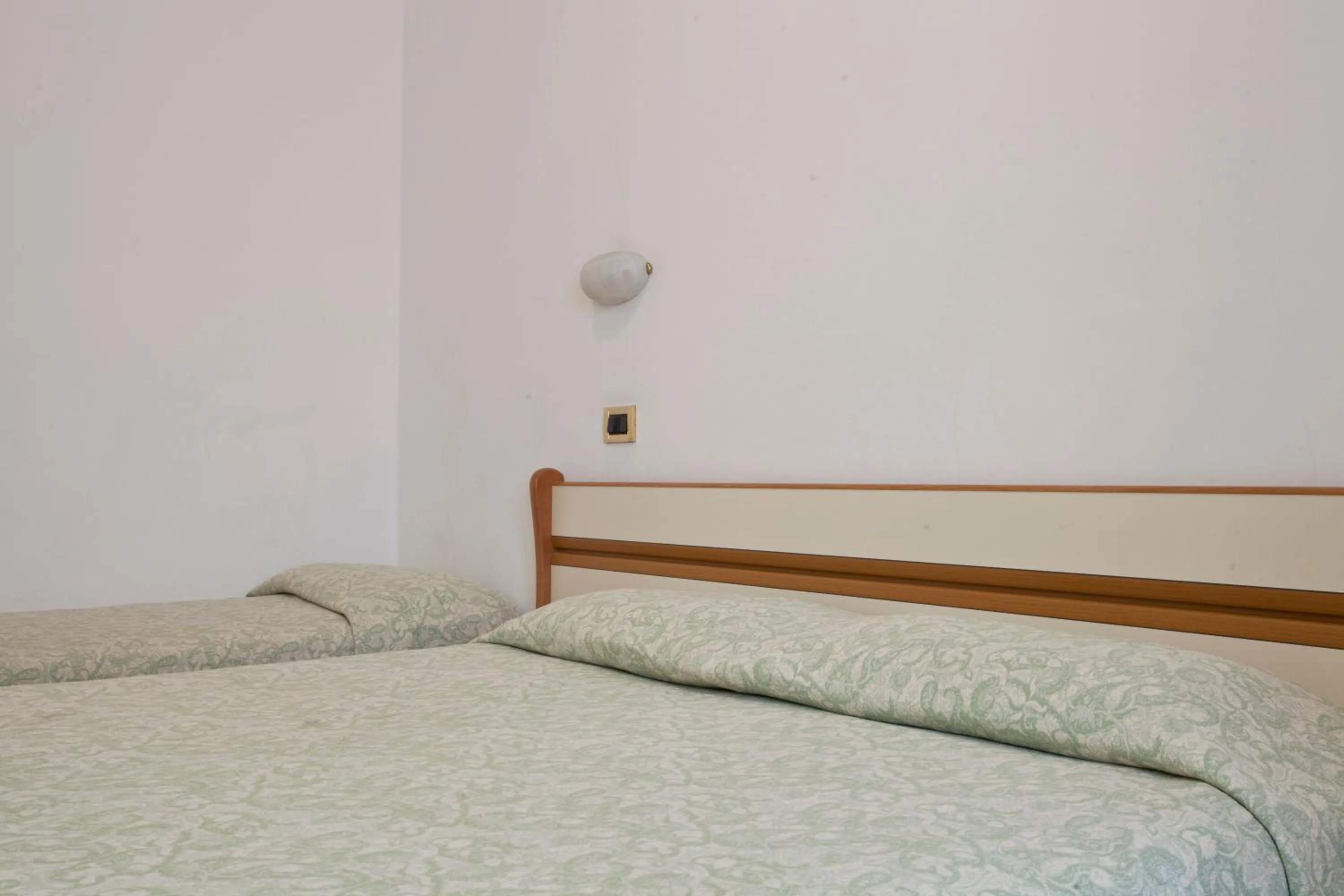 Photo of the whole room, Bed in Hotel I 4 Assi