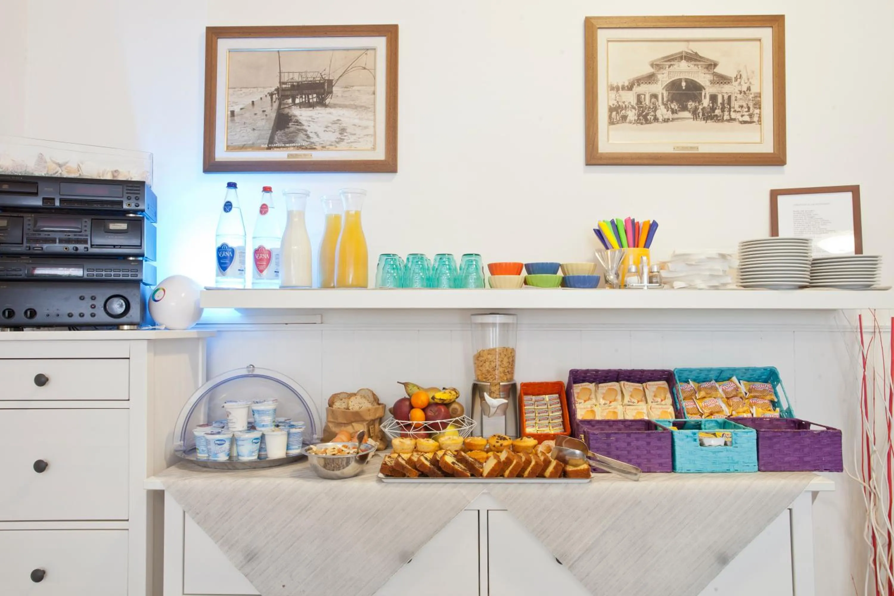 Food and drinks in Hotel I 4 Assi