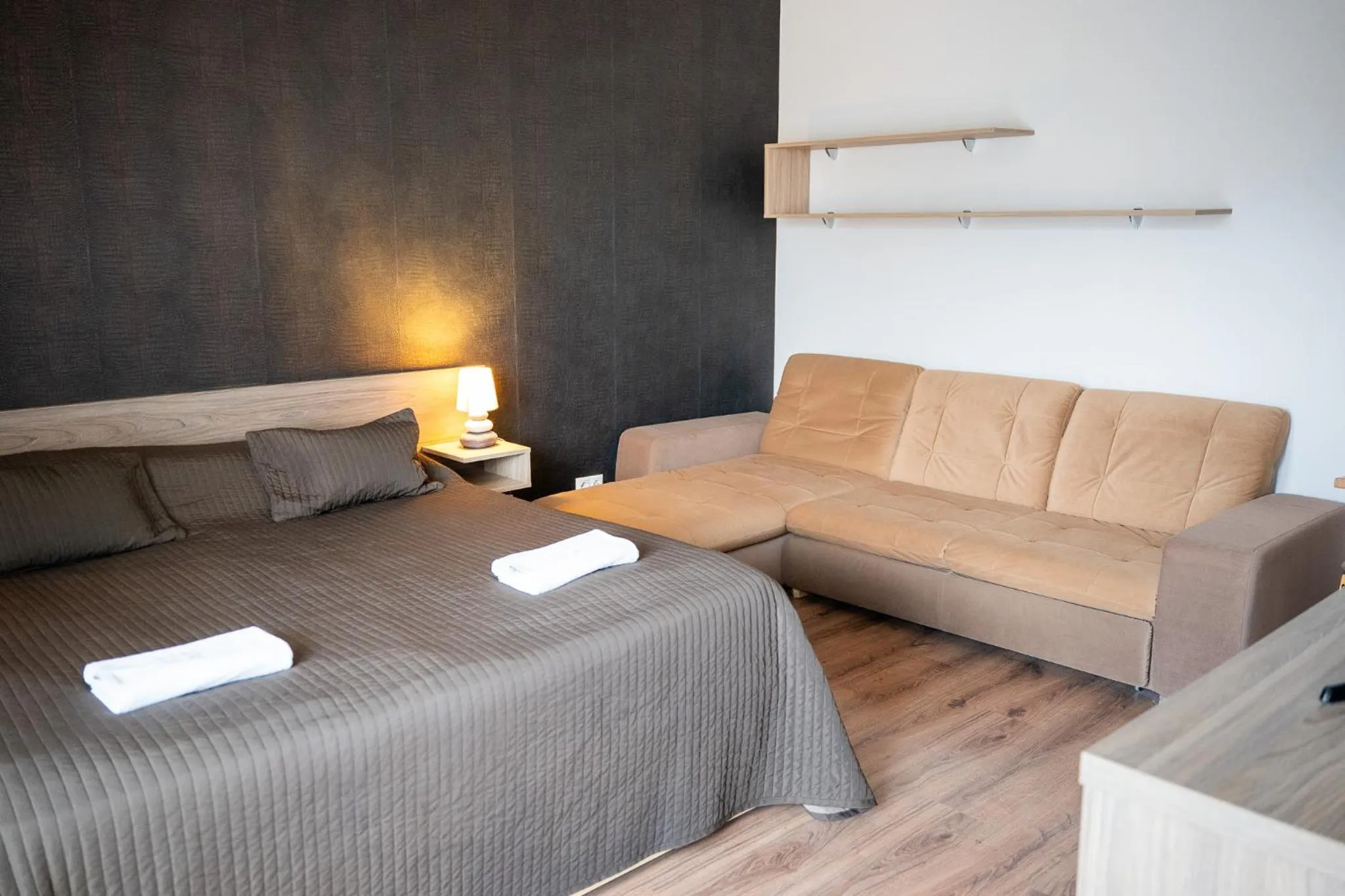 Living room, Bed in Club MenDan Aparthotel