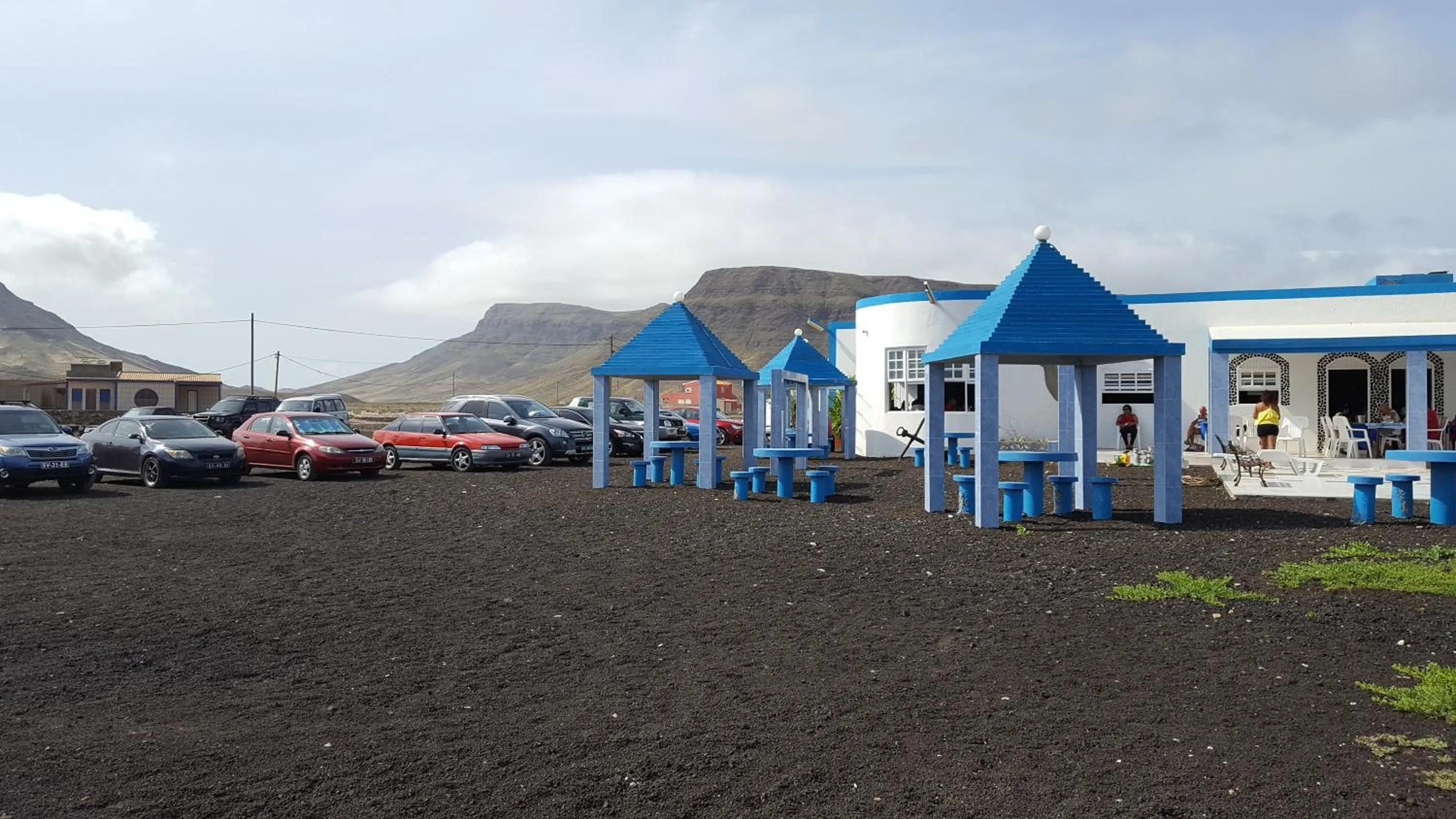 Restaurant/places to eat in Chez Loutcha Residencial