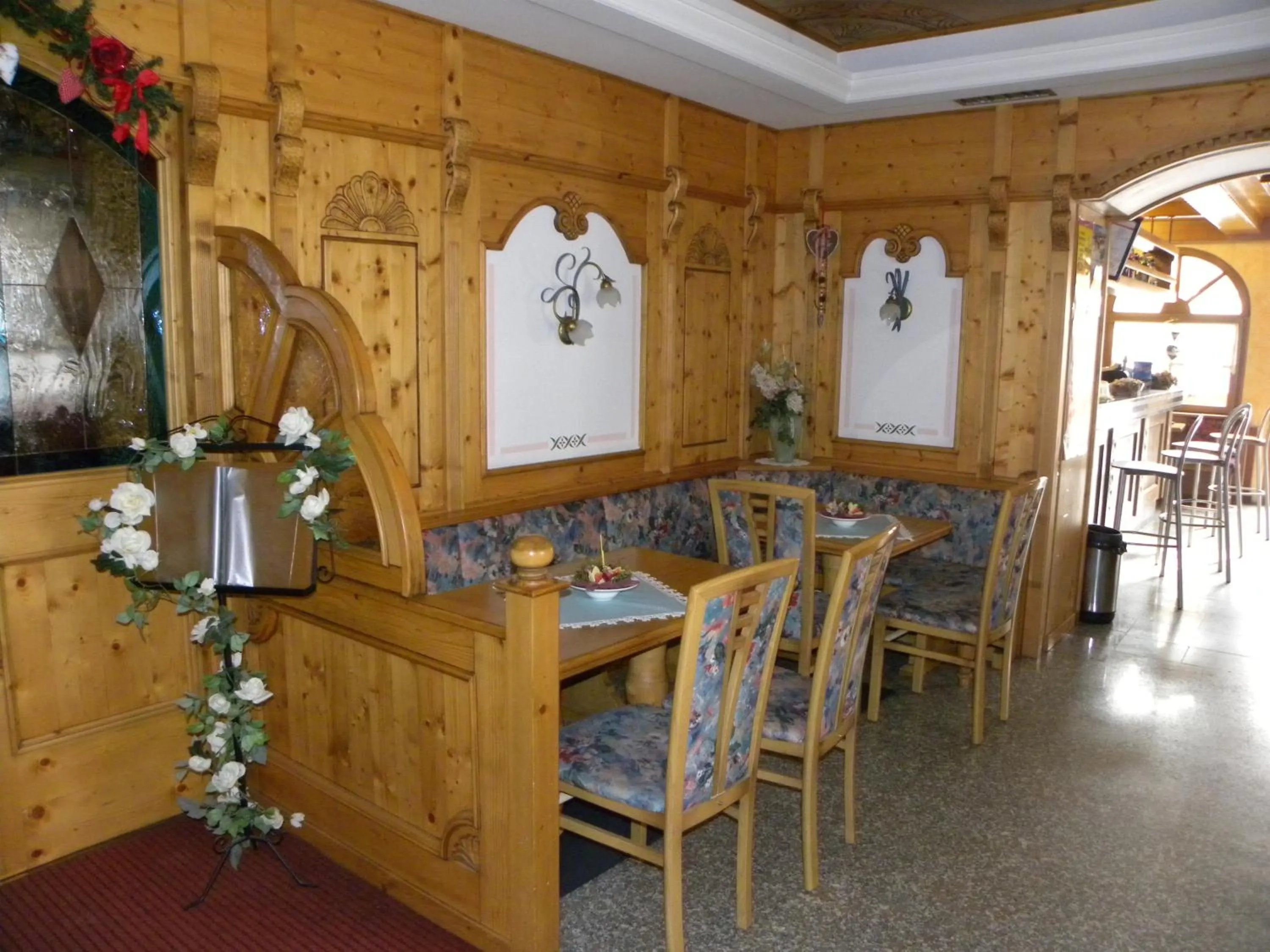 Restaurant/places to eat in Hotel Cova