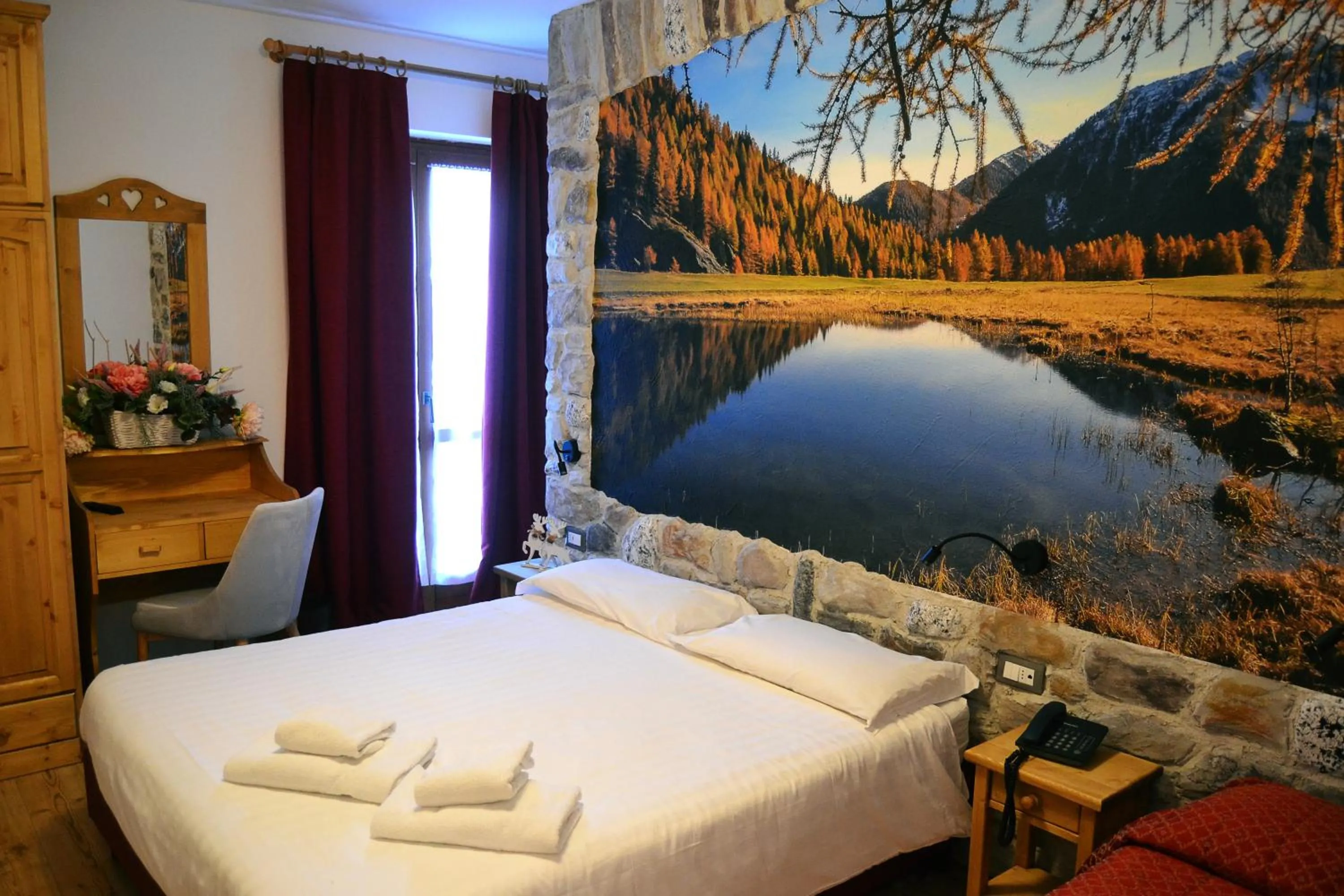 Bedroom, Bed in Hotel Cova