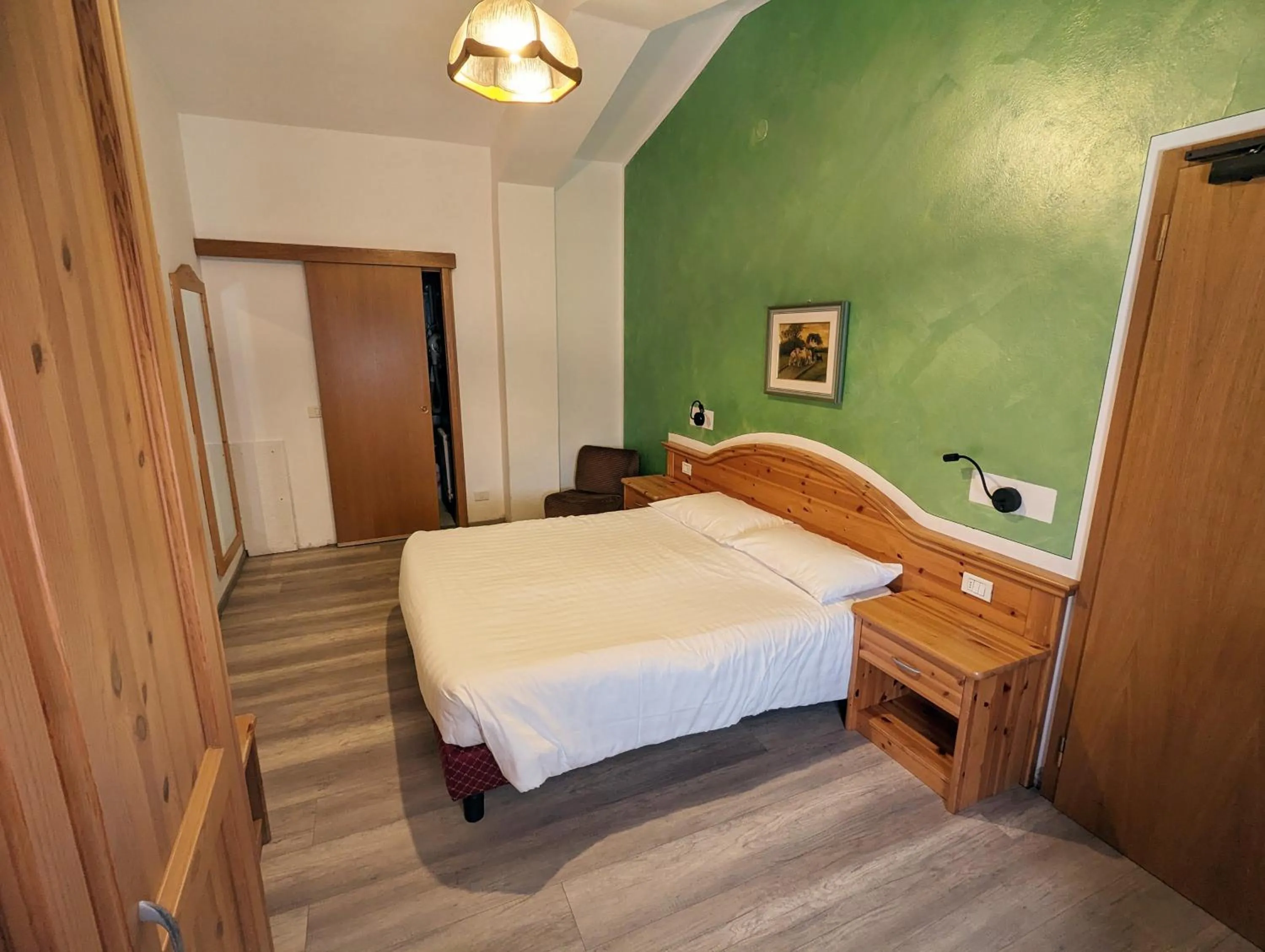 Bedroom, Bed in Hotel Cova