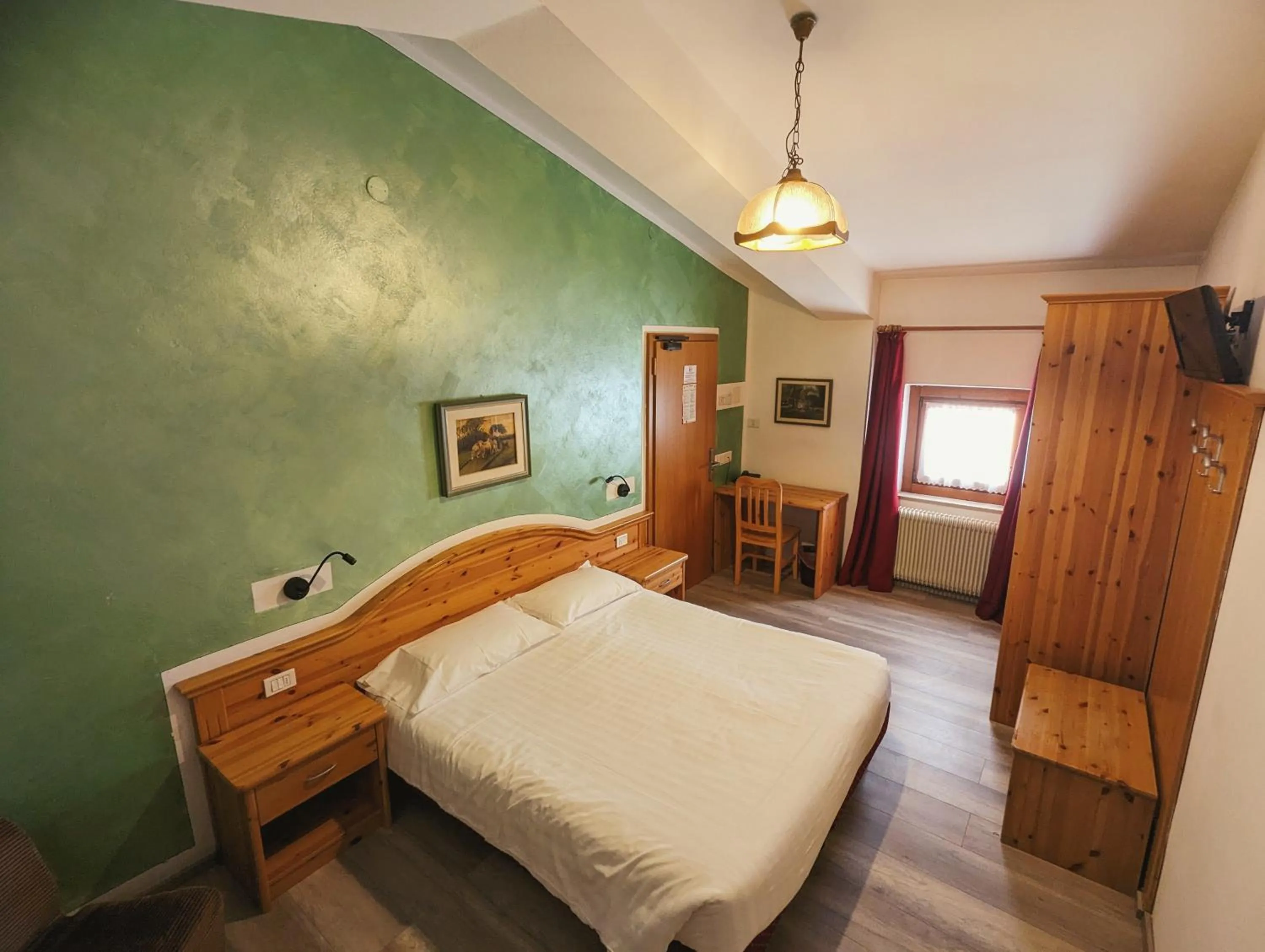 Bedroom, Bed in Hotel Cova