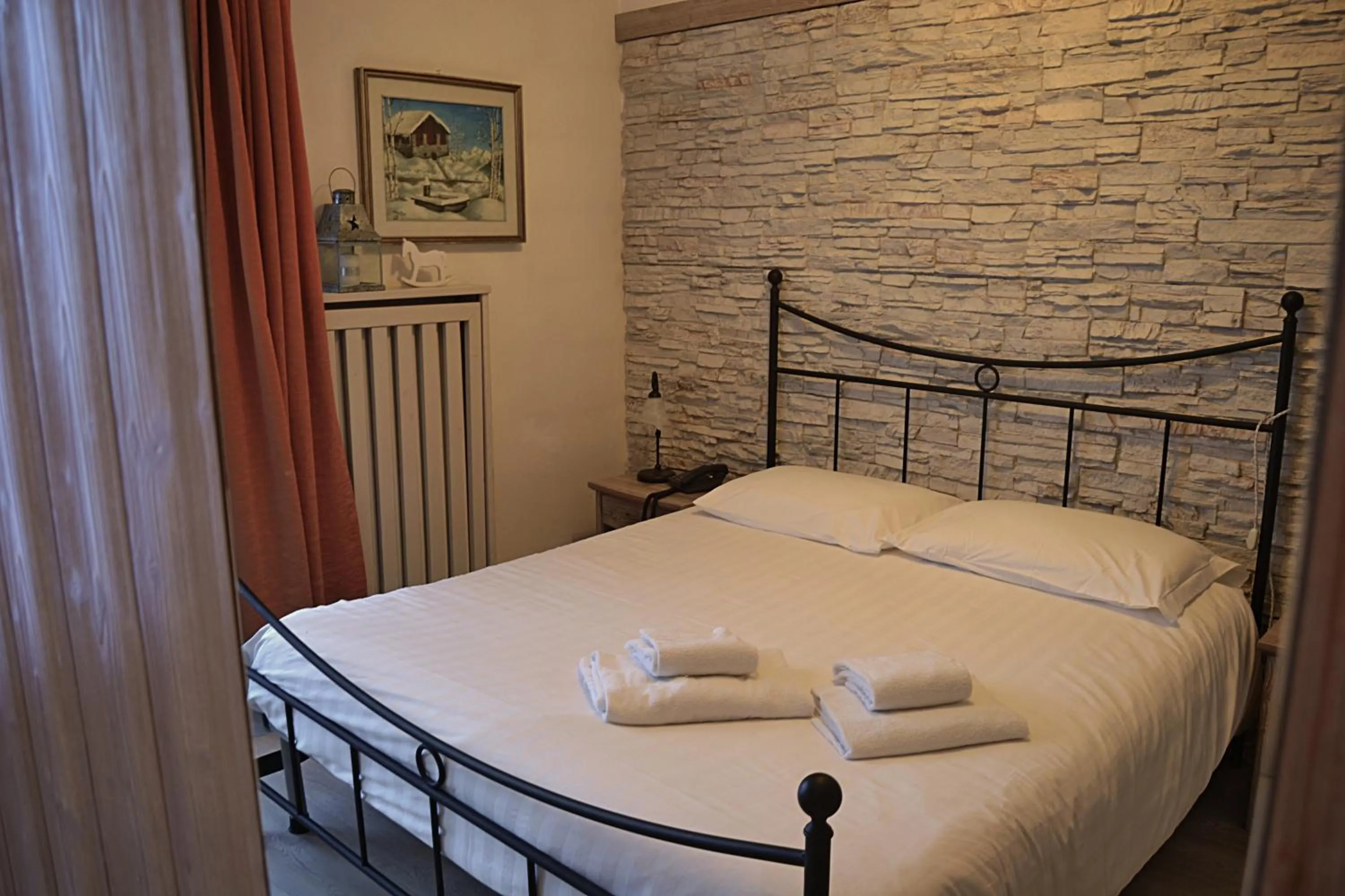 Bedroom, Bed in Hotel Cova