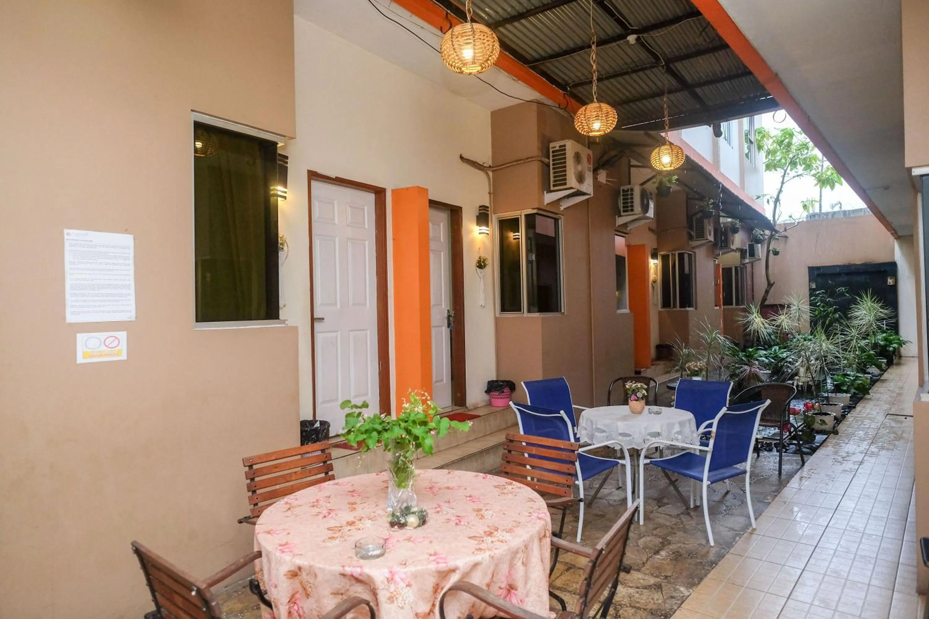 Balcony/Terrace in RedDoorz near Jalan Wolter Monginsidi Manado