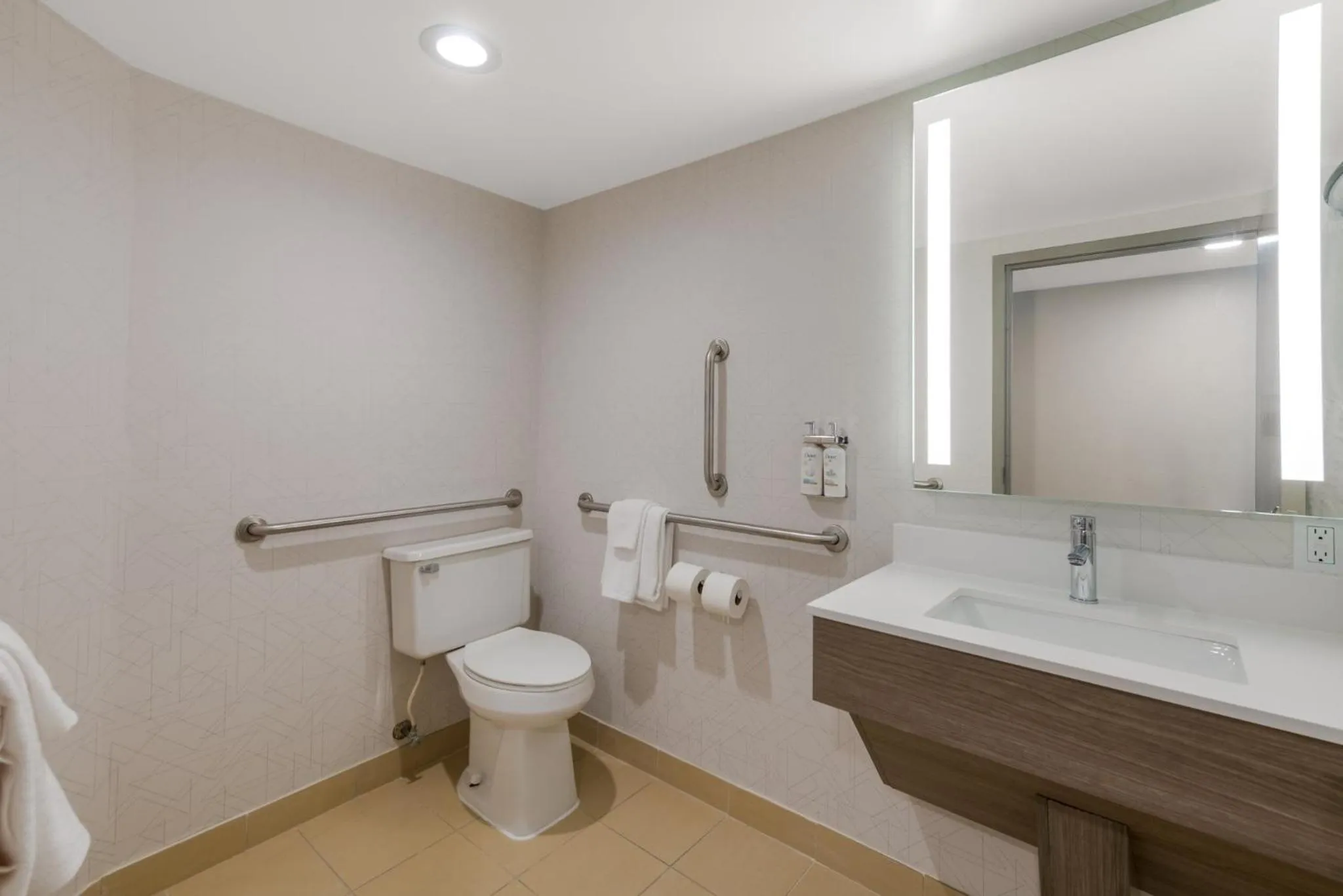 Photo of the whole room in Holiday Inn Express Hotels- Hampton by IHG