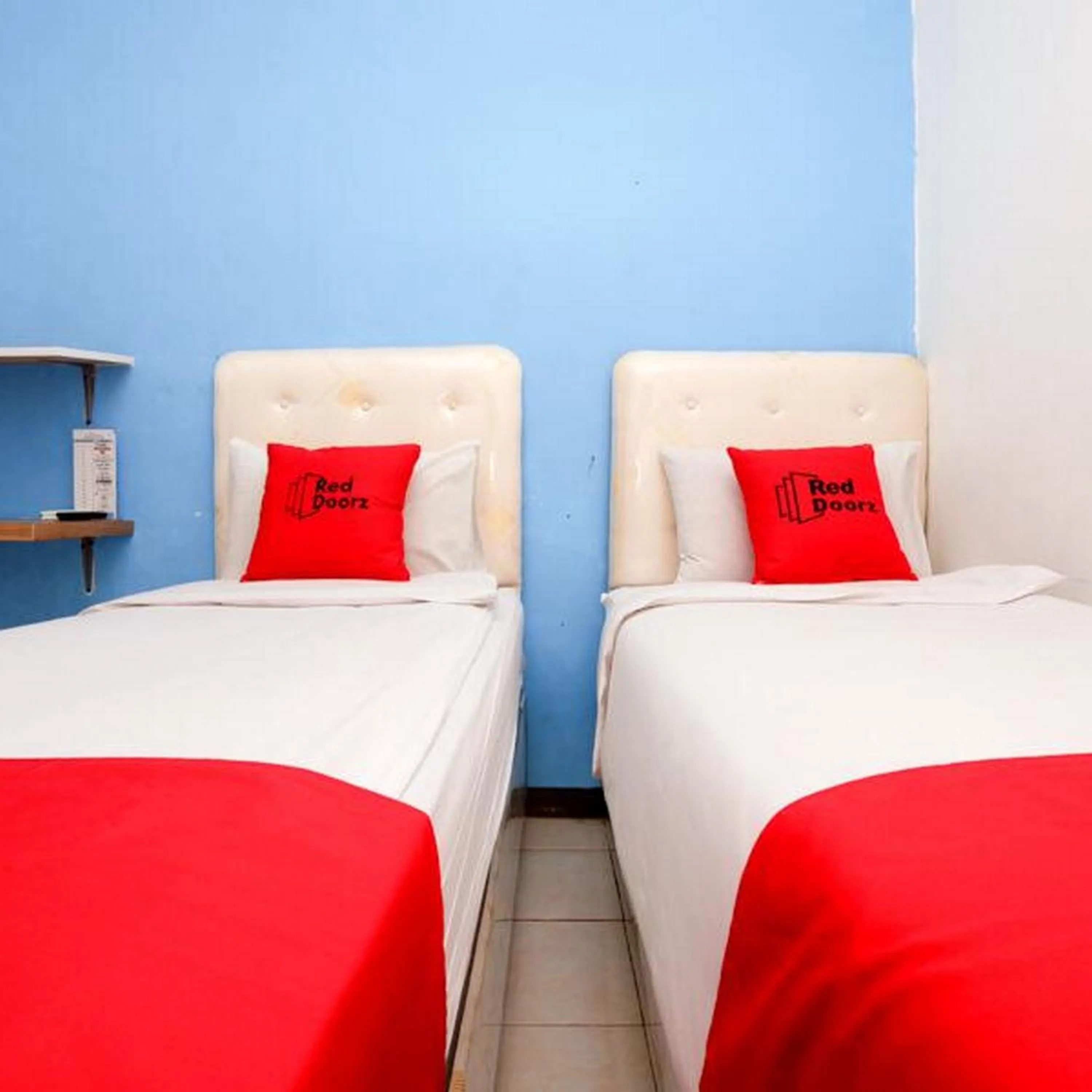 Bedroom, Bed in RedDoorz Near Kota Lama Semarang