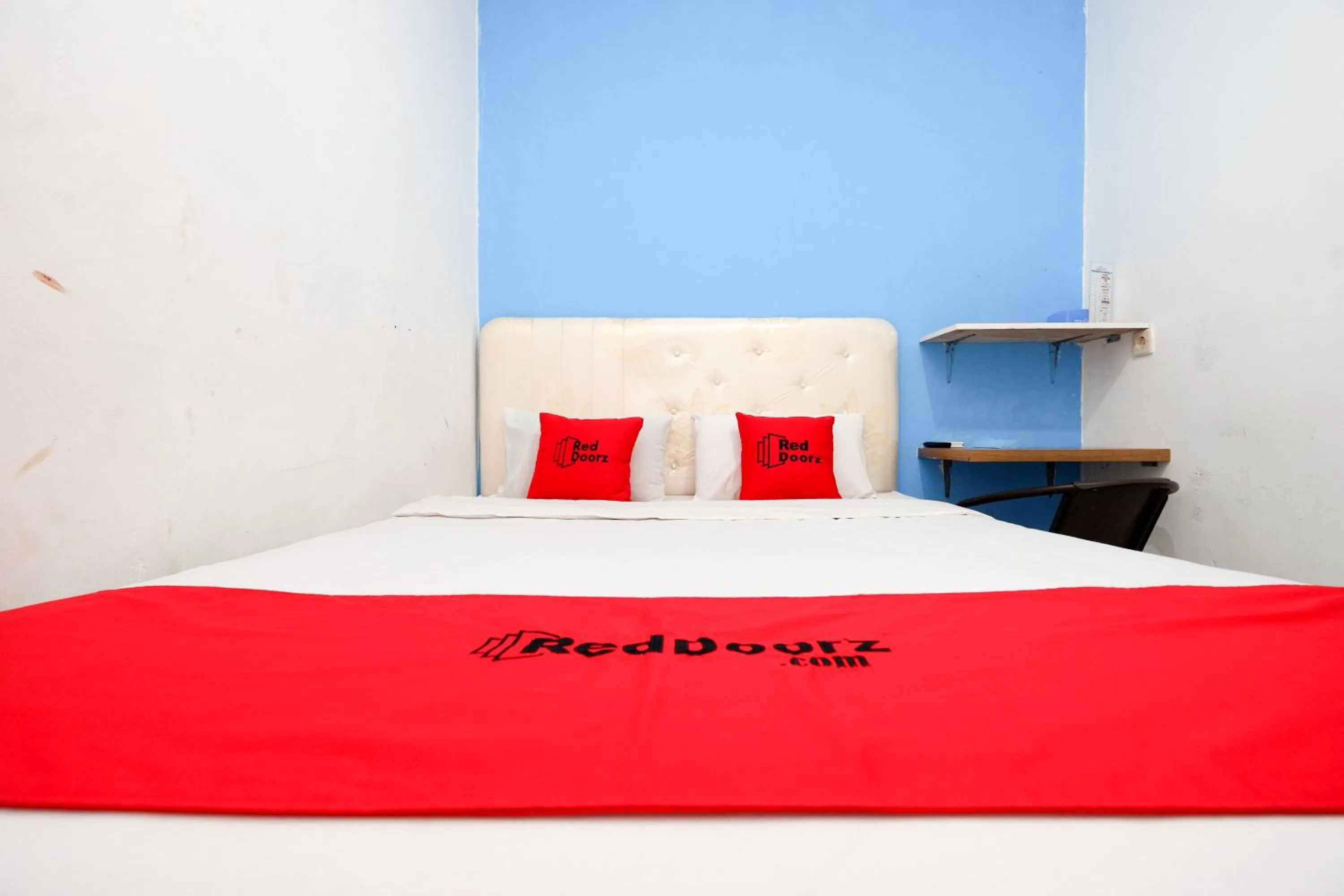 Bedroom in RedDoorz Near Kota Lama Semarang