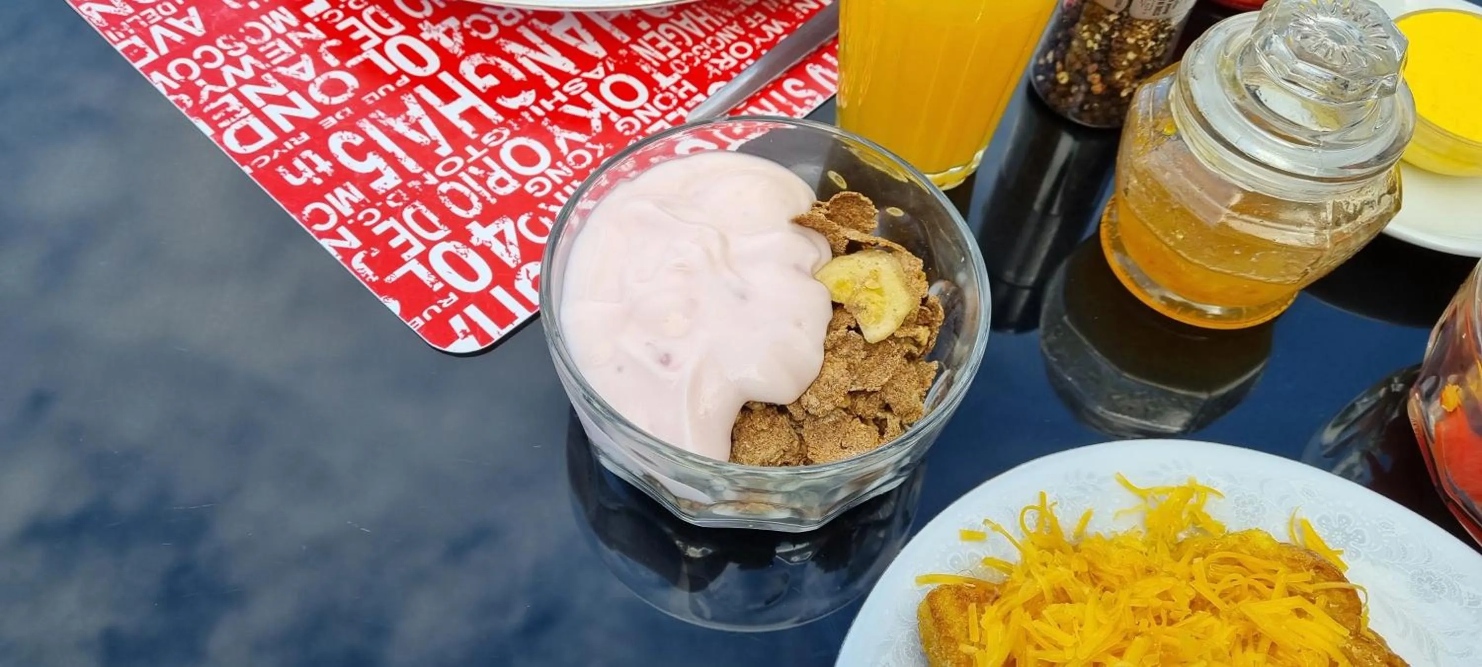 Continental breakfast in Lagoon Lodge