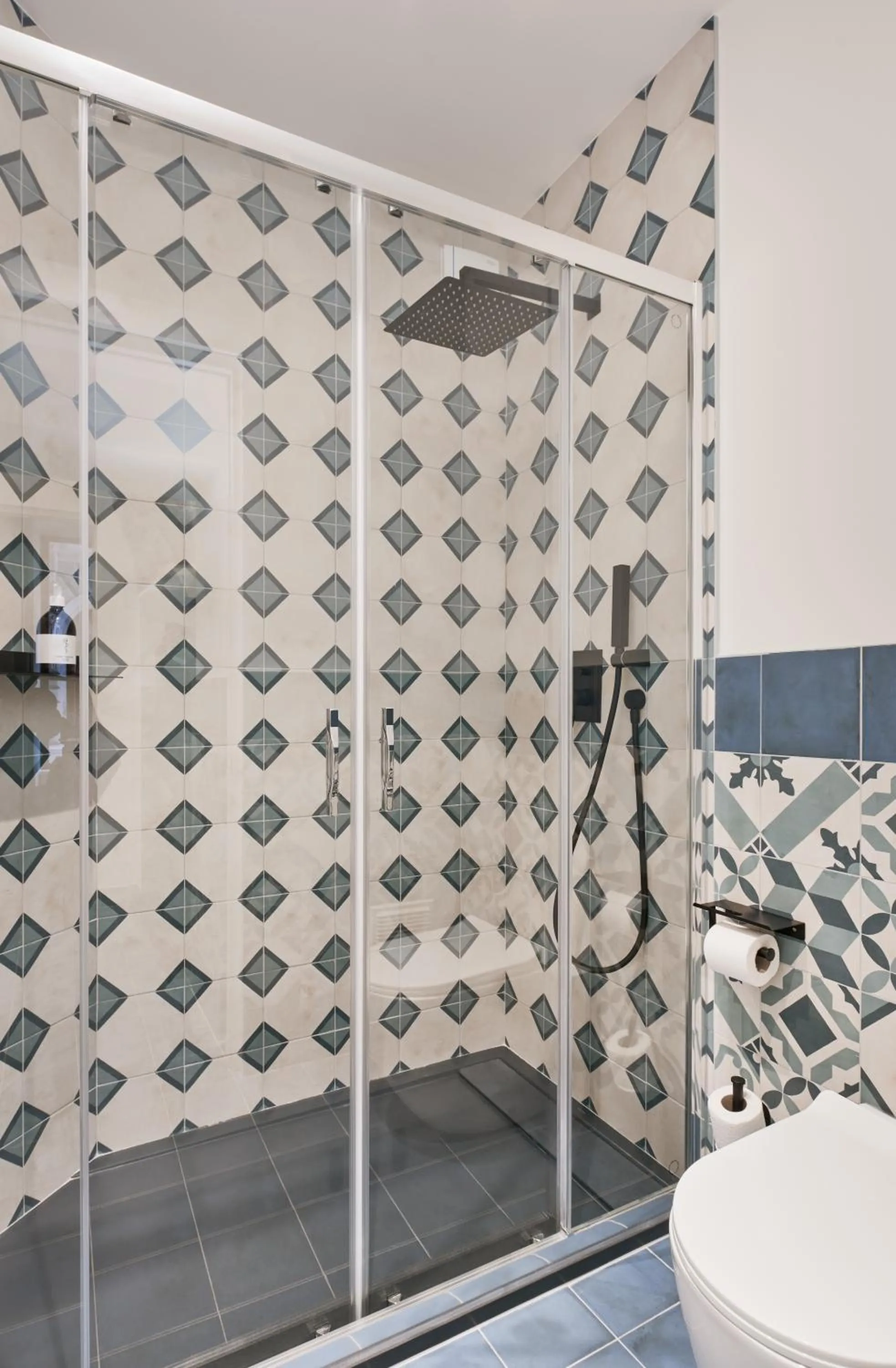 Bathroom in URBANAUTS STUDIOS Minelli