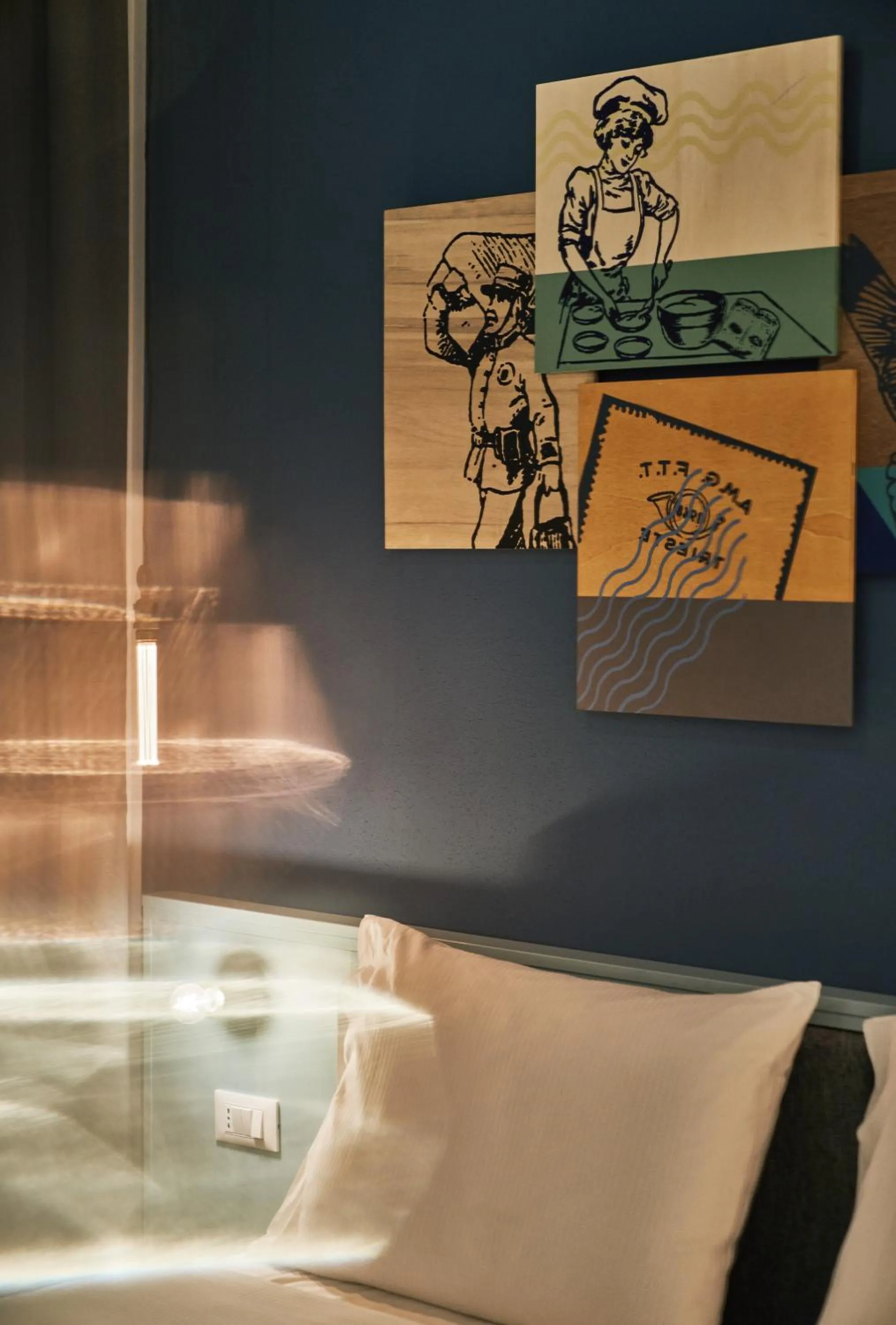 URBANAUTS STUDIOS Minelli