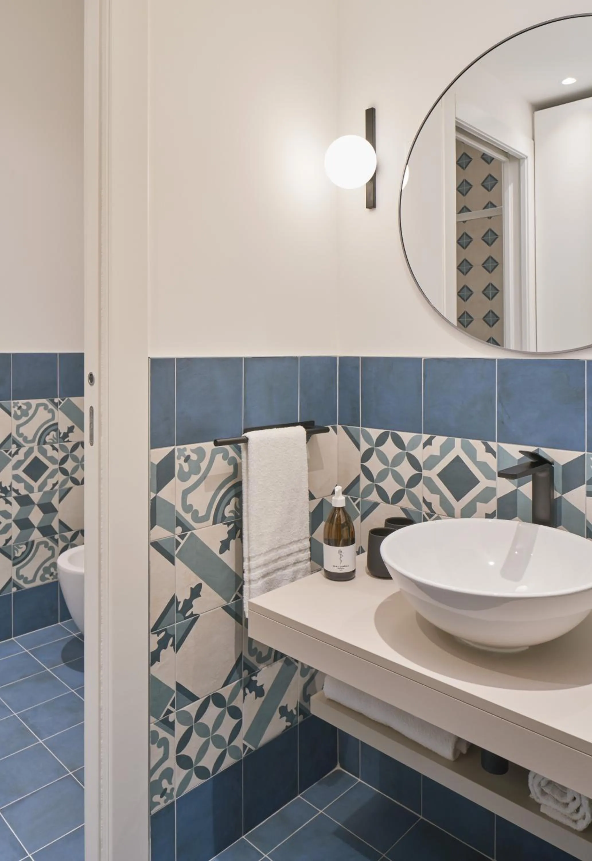 URBANAUTS STUDIOS Minelli