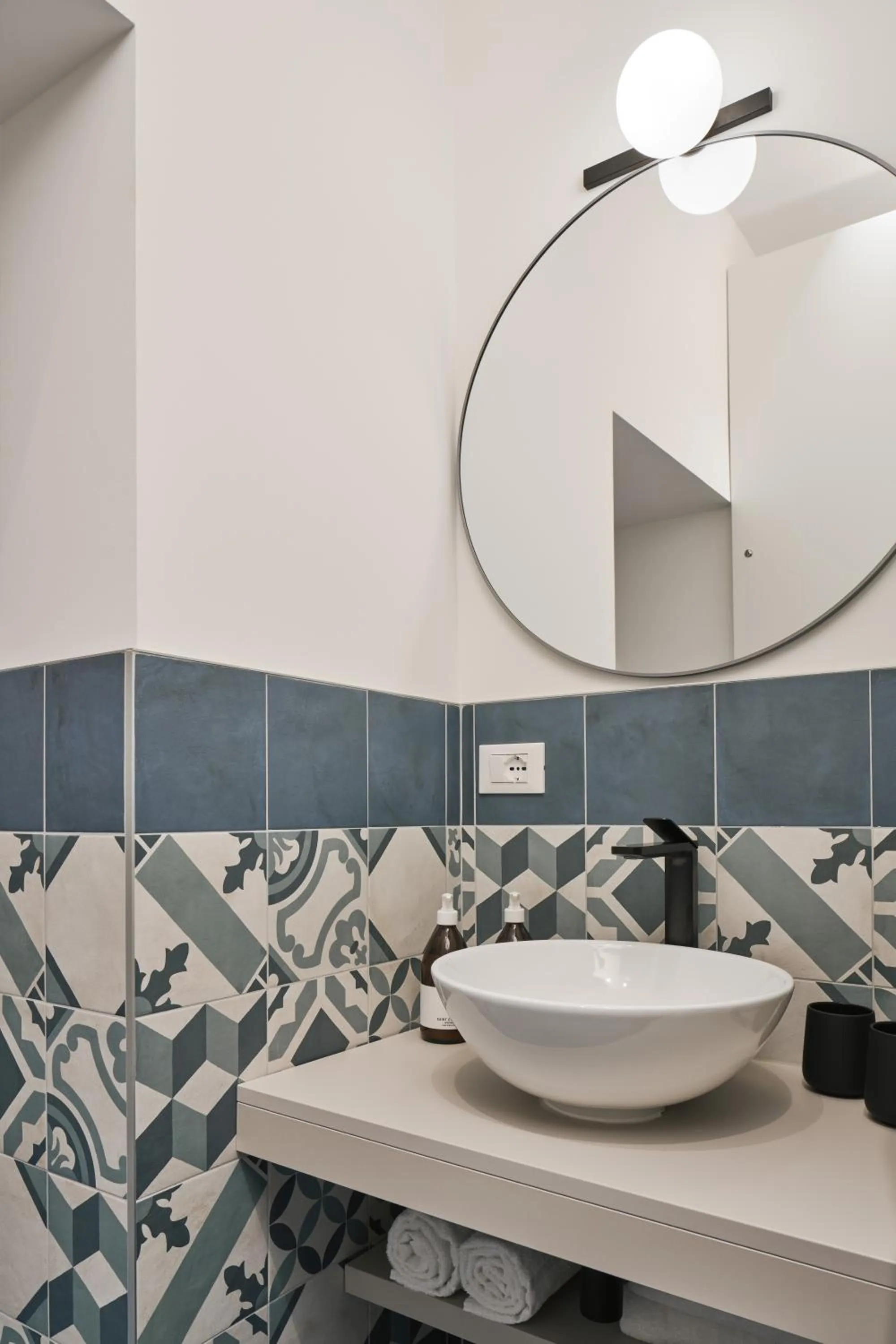 Bathroom in URBANAUTS STUDIOS Minelli