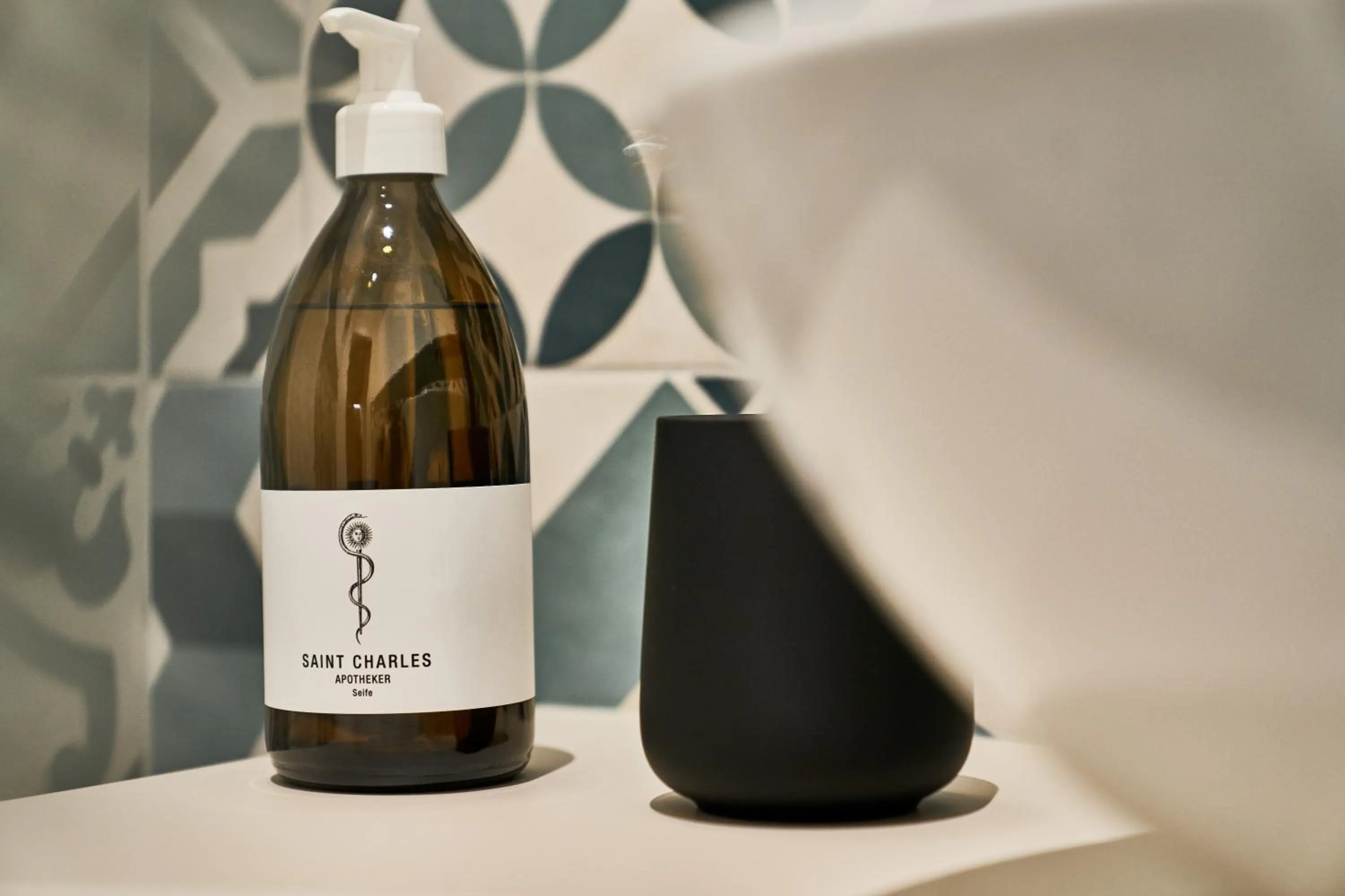 URBANAUTS STUDIOS Minelli